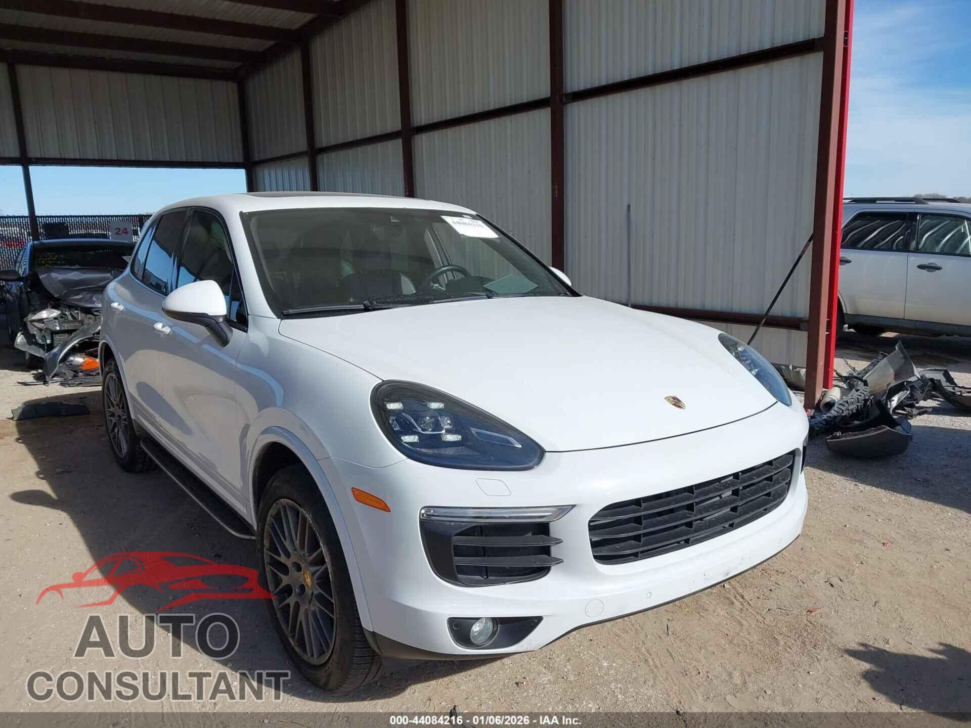 PORSCHE CAYENNE 2017 - WP1AA2A21HKA84809
