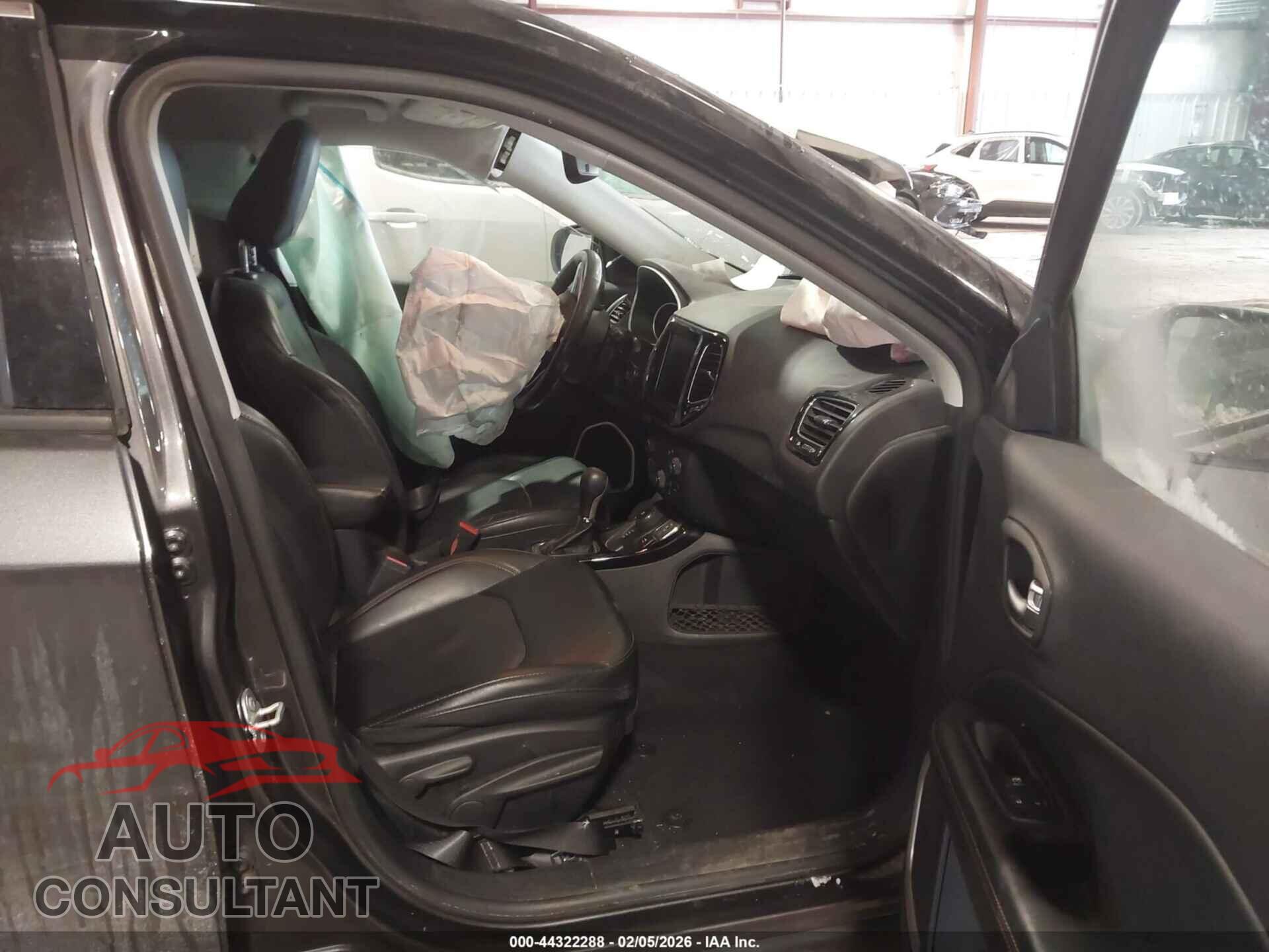 JEEP COMPASS 2019 - 3C4NJDCB5KT641853