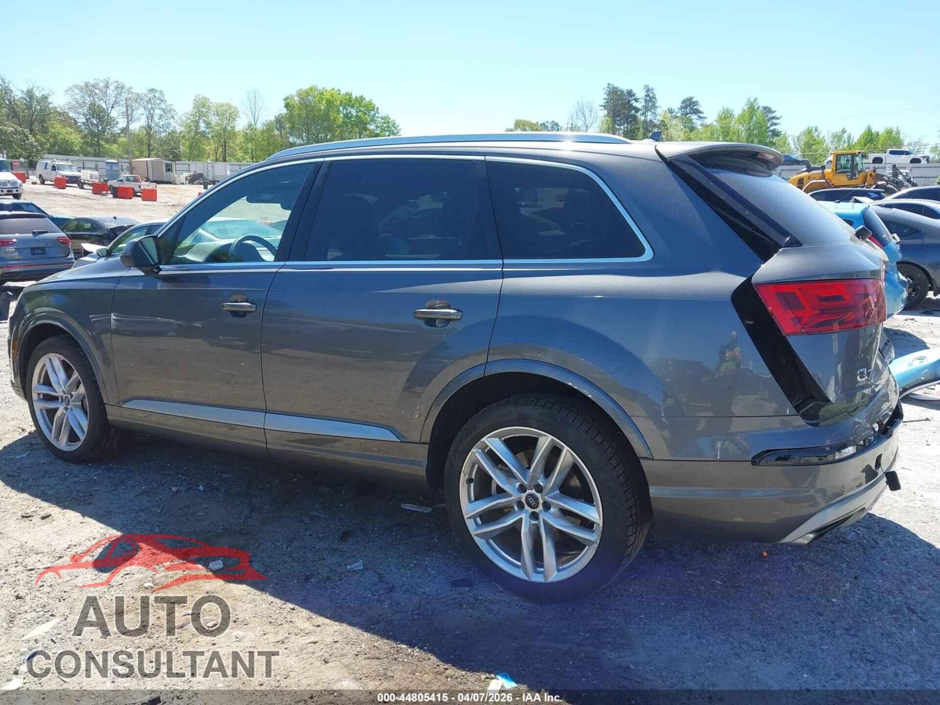 AUDI Q7 2018 - WA1VAAF73JD043233