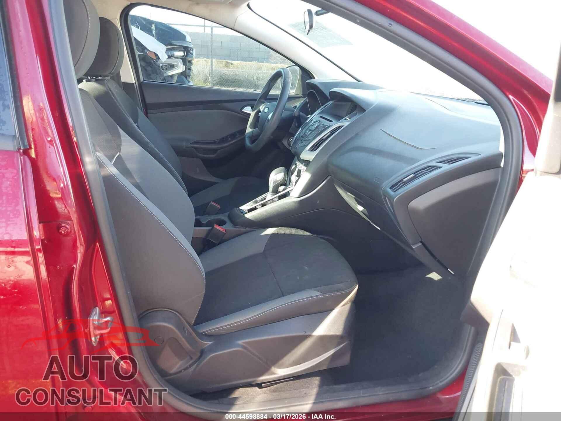 FORD FOCUS 2014 - 1FADP3F2XEL407617