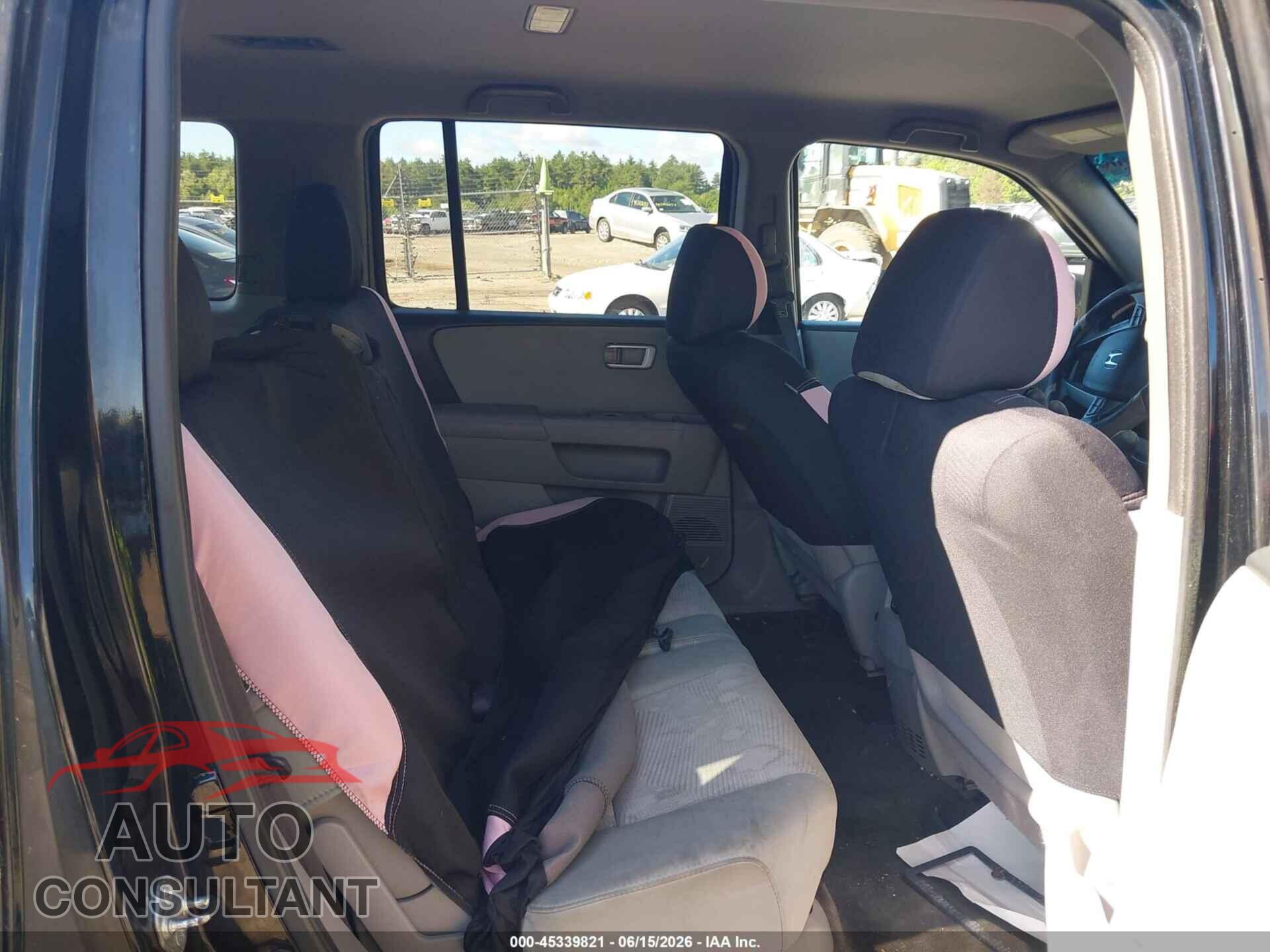 HONDA PILOT 2015 - 5FNYF4H28FB044482