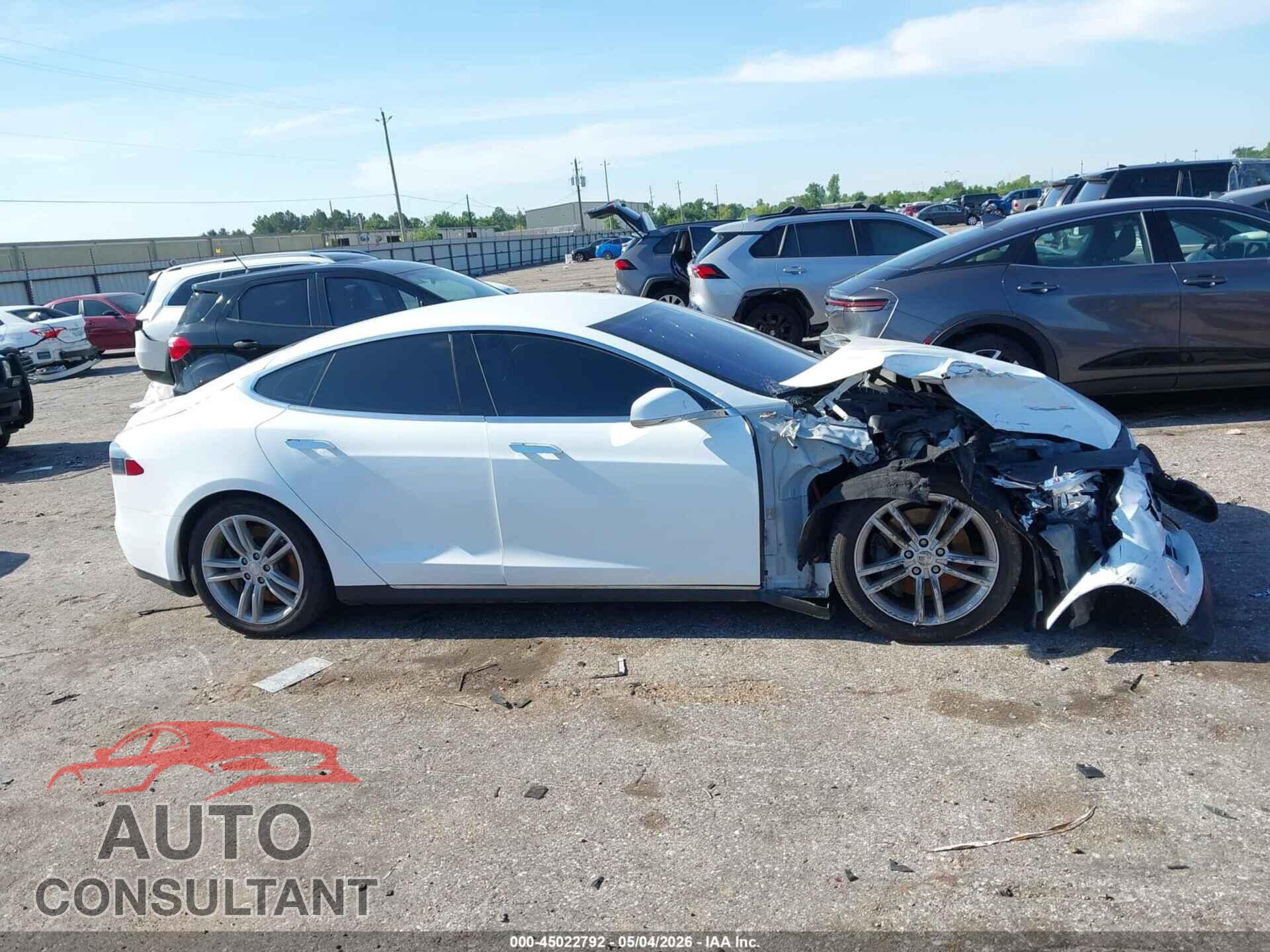 TESLA MODEL S 2014 - 5YJSA1H14EFP65276