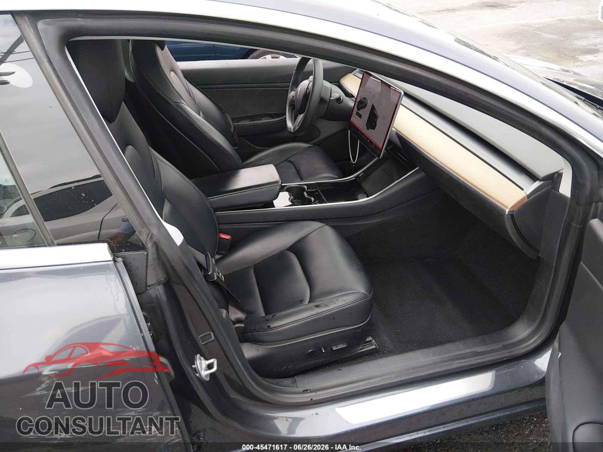 TESLA MODEL 3 2019 - 5YJ3E1EB0KF497828