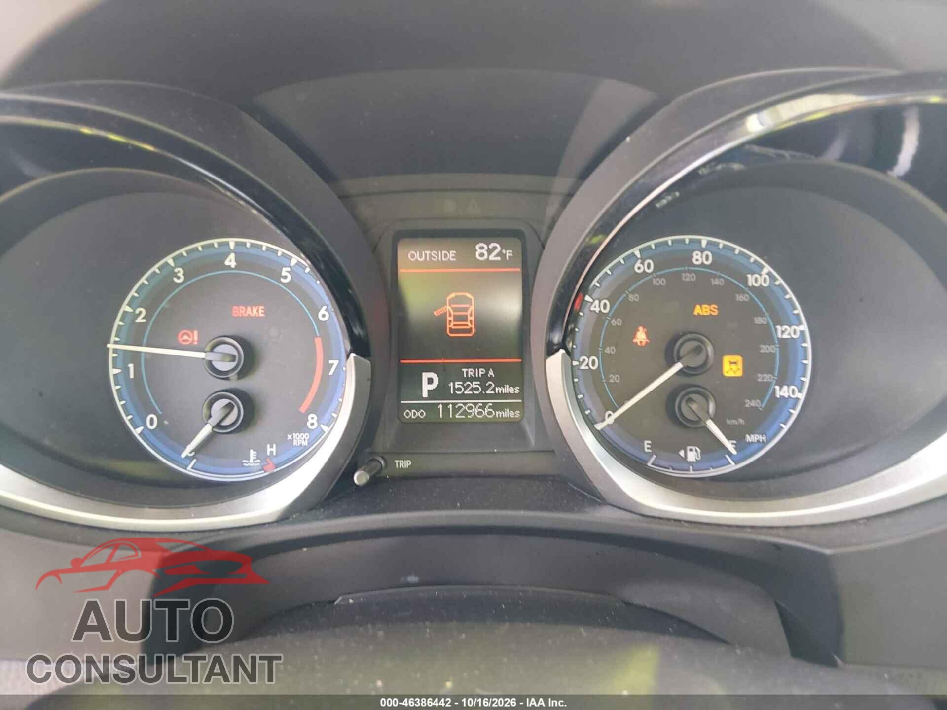 TOYOTA COROLLA 2015 - 5YFBURHE3FP187458
