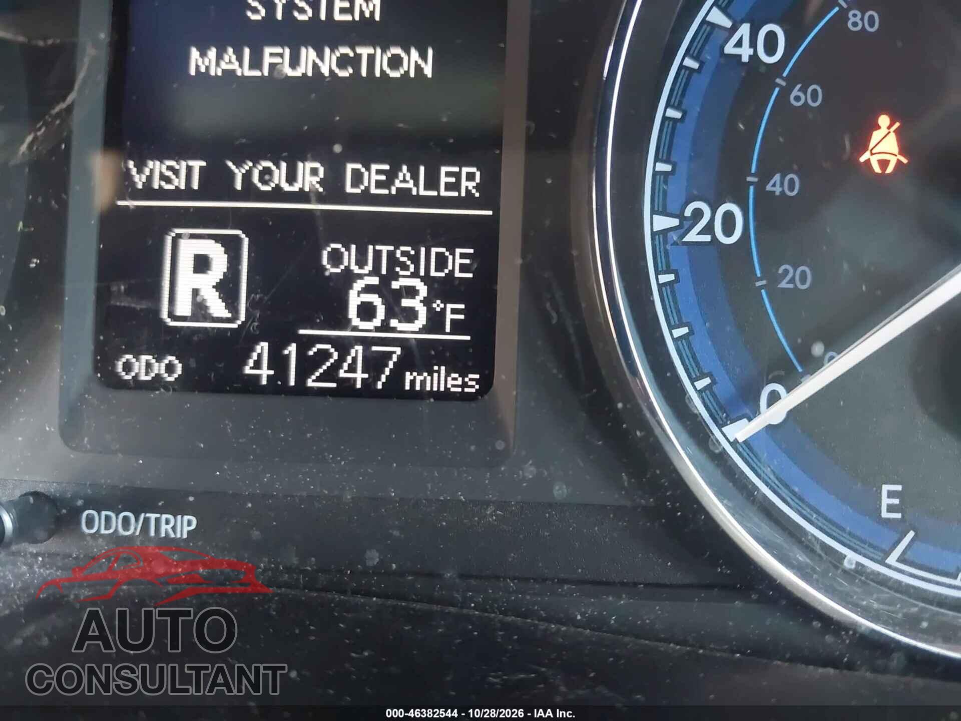 TOYOTA COROLLA 2018 - 5YFBURHE1JP778669