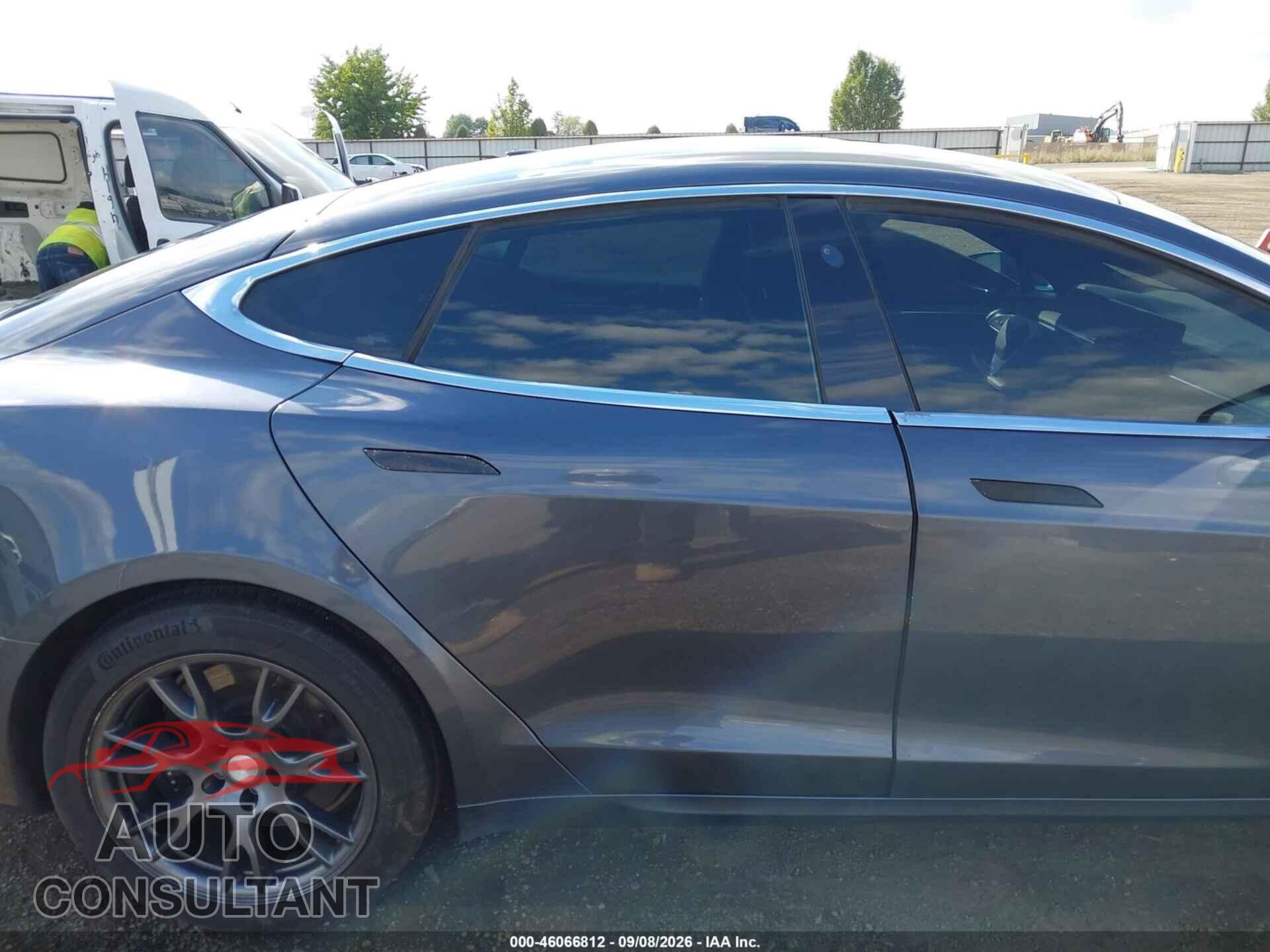 TESLA MODEL S 2021 - 5YJSA1E56MF428310