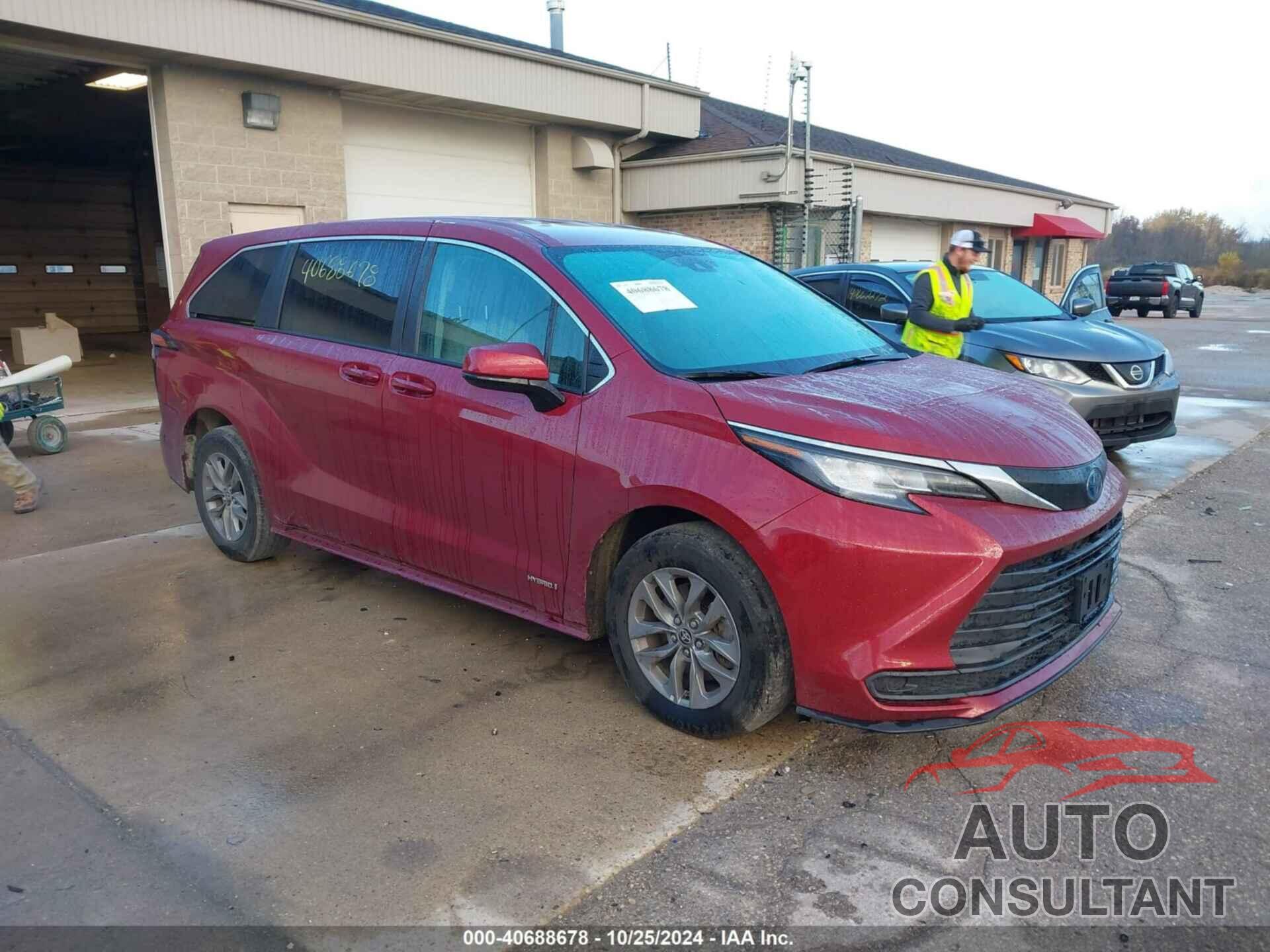 TOYOTA SIENNA 2021 - 5TDKRKEC9MS043252