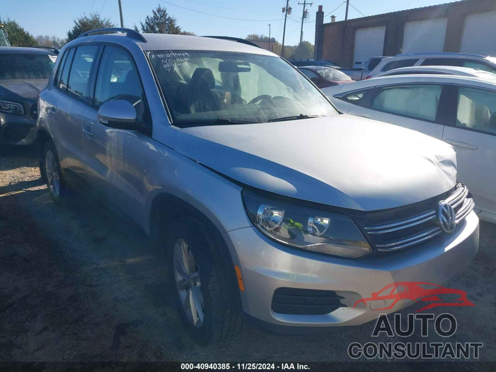 VOLKSWAGEN TIGUAN LIMITED 2018 - WVGAV7AX4JK000403