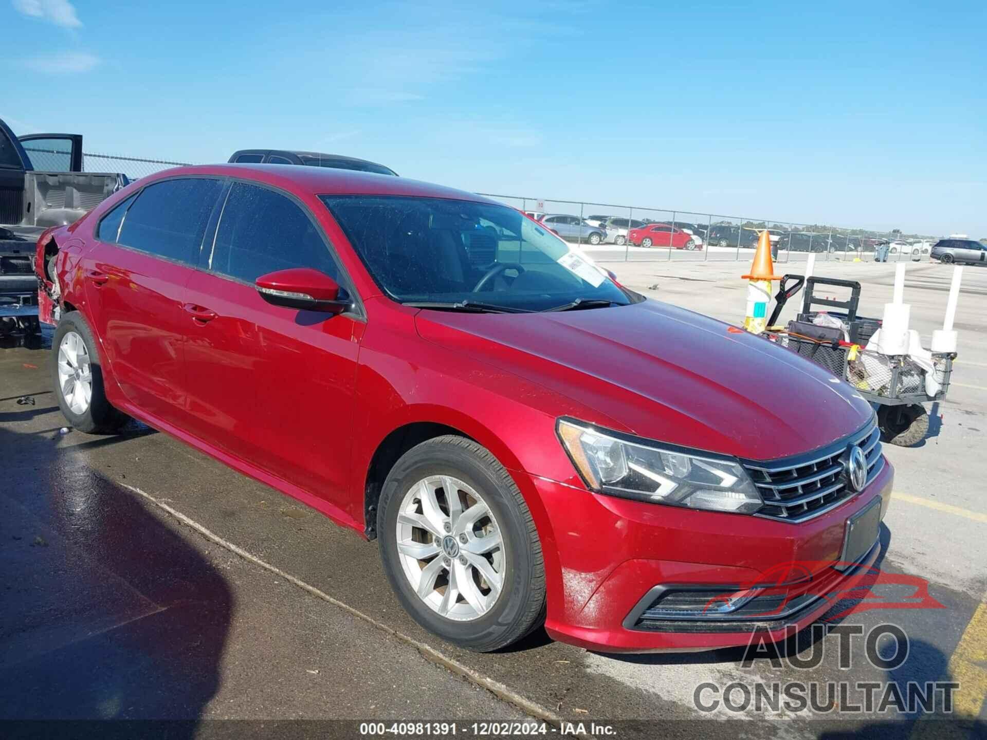 VOLKSWAGEN PASSAT 2018 - 1VWAA7A33JC045577