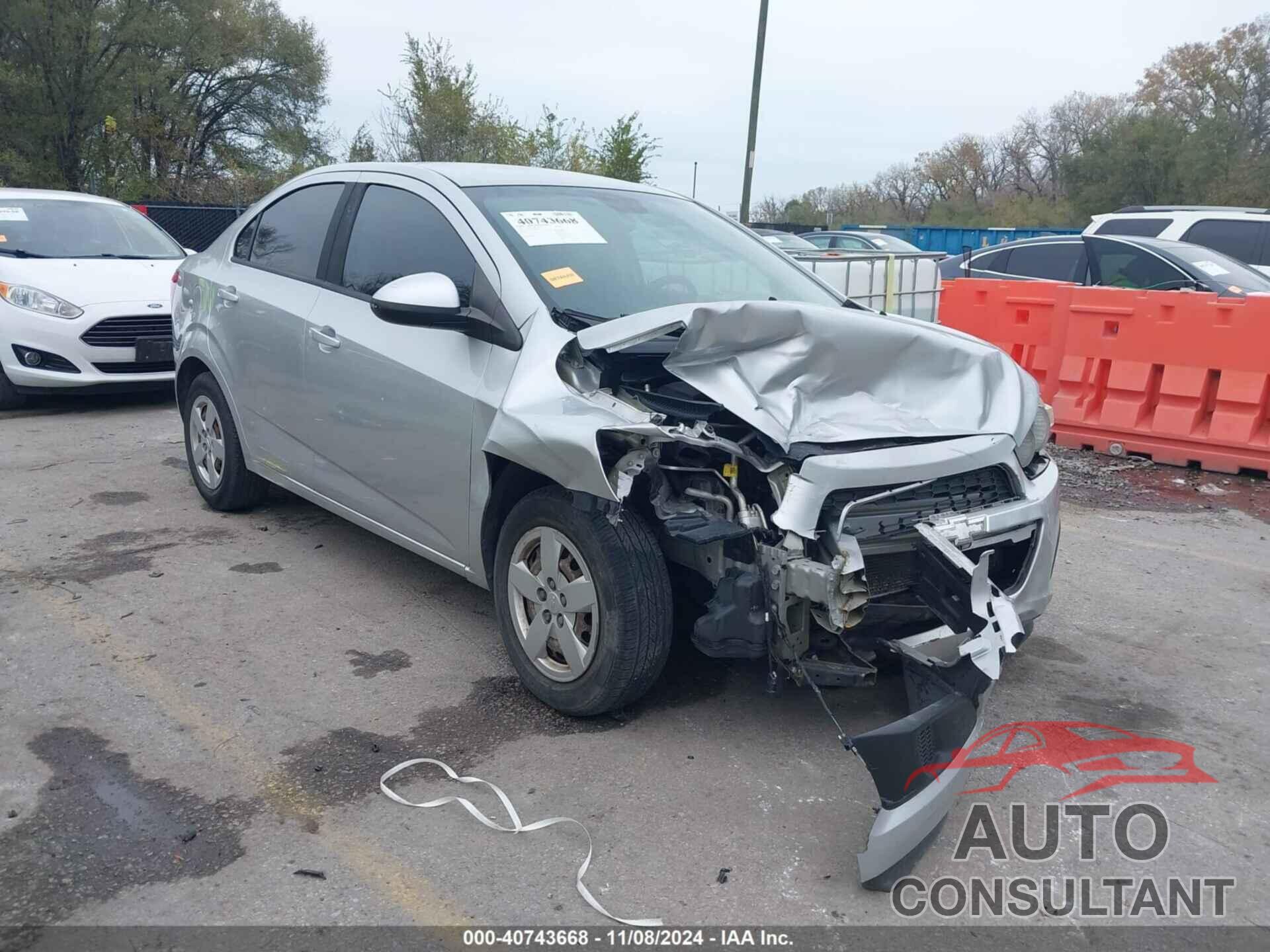 CHEVROLET SONIC 2013 - 1G1JA5SH3D4156722