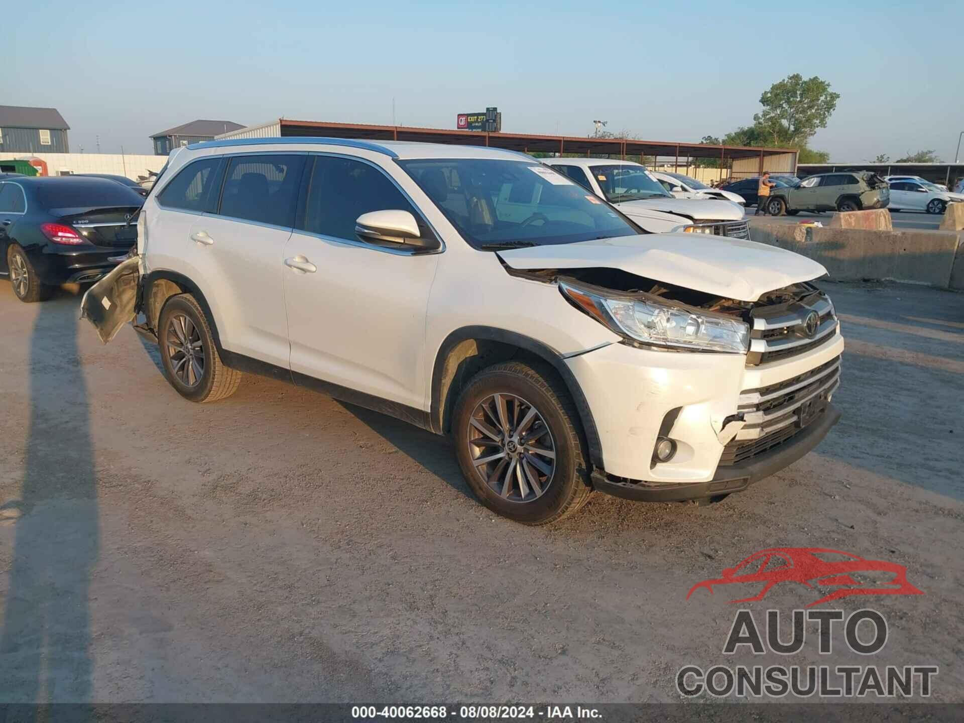 TOYOTA HIGHLANDER 2019 - 5TDKZRFH1KS574591