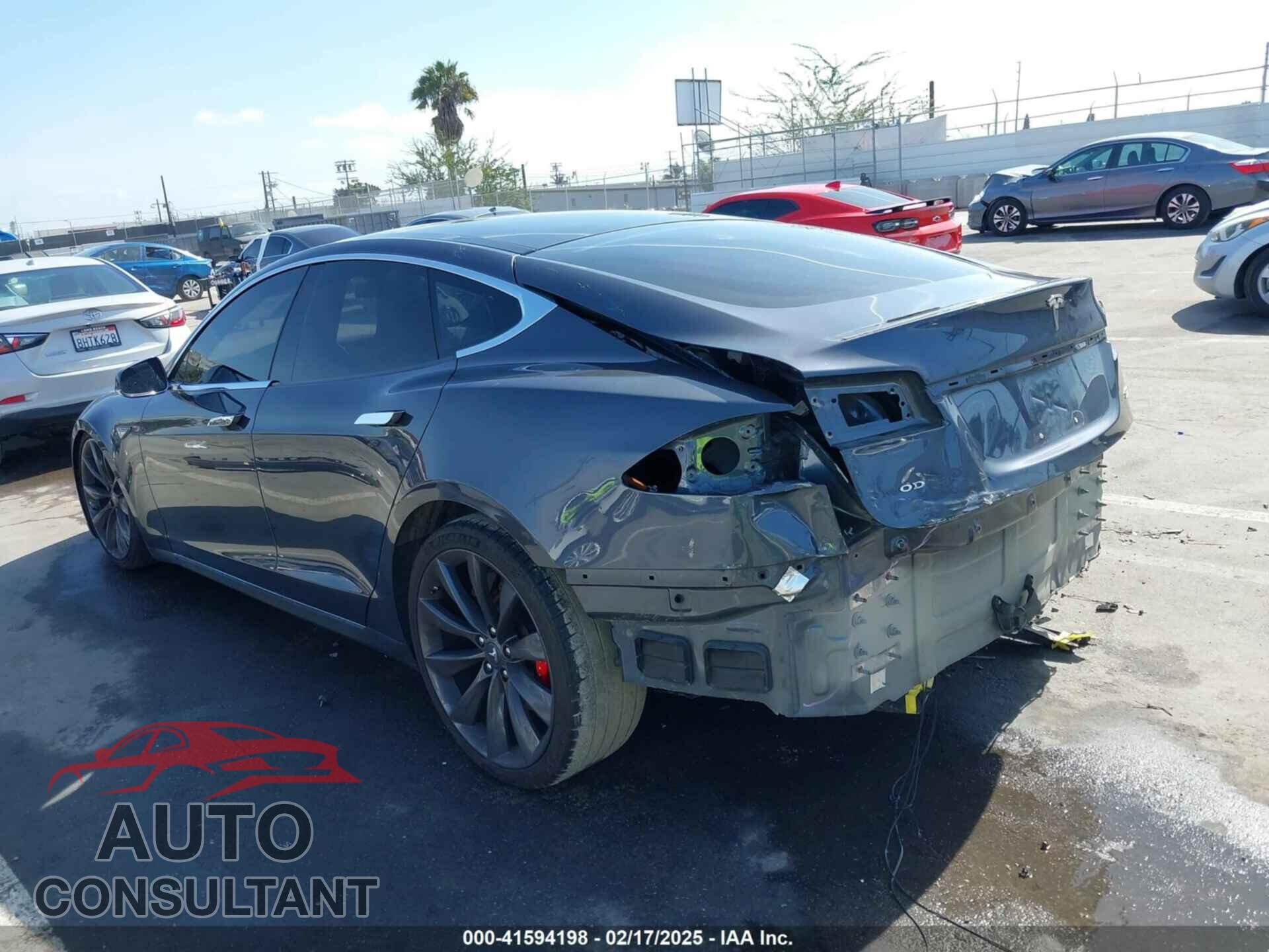 TESLA MODEL S 2015 - 5YJSA1E41FF110217
