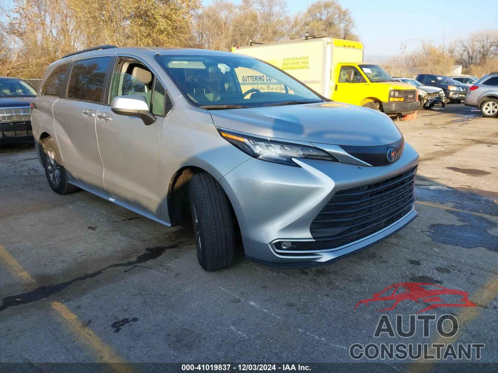 TOYOTA SIENNA 2023 - 5TDYRKECXPS155007