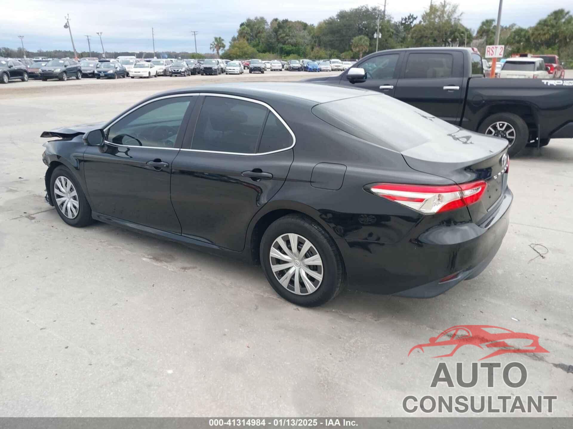 TOYOTA CAMRY 2018 - 4T1B11HK7JU064933