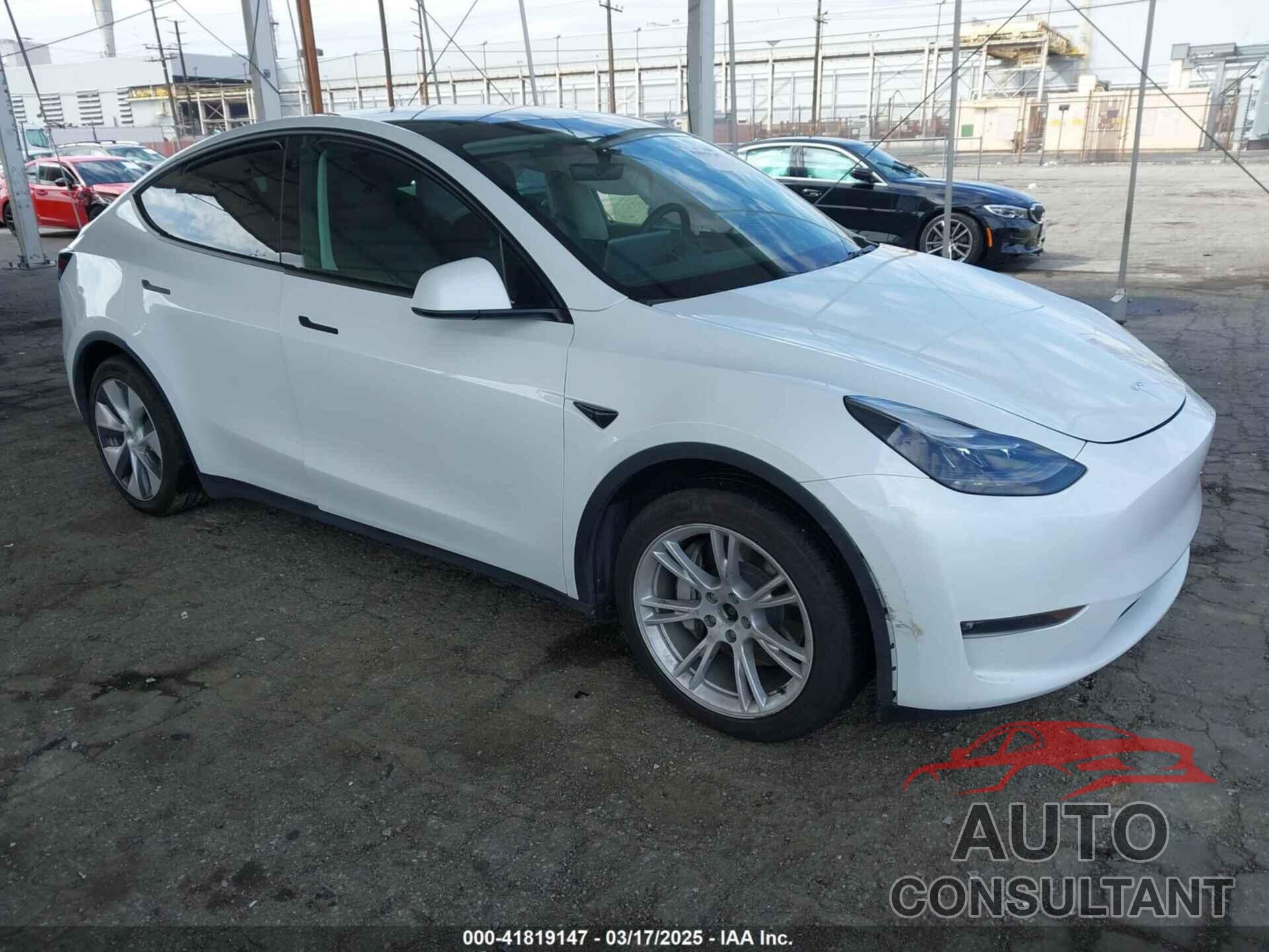 TESLA MODEL Y 2023 - 7SAYGAEE7PF607195