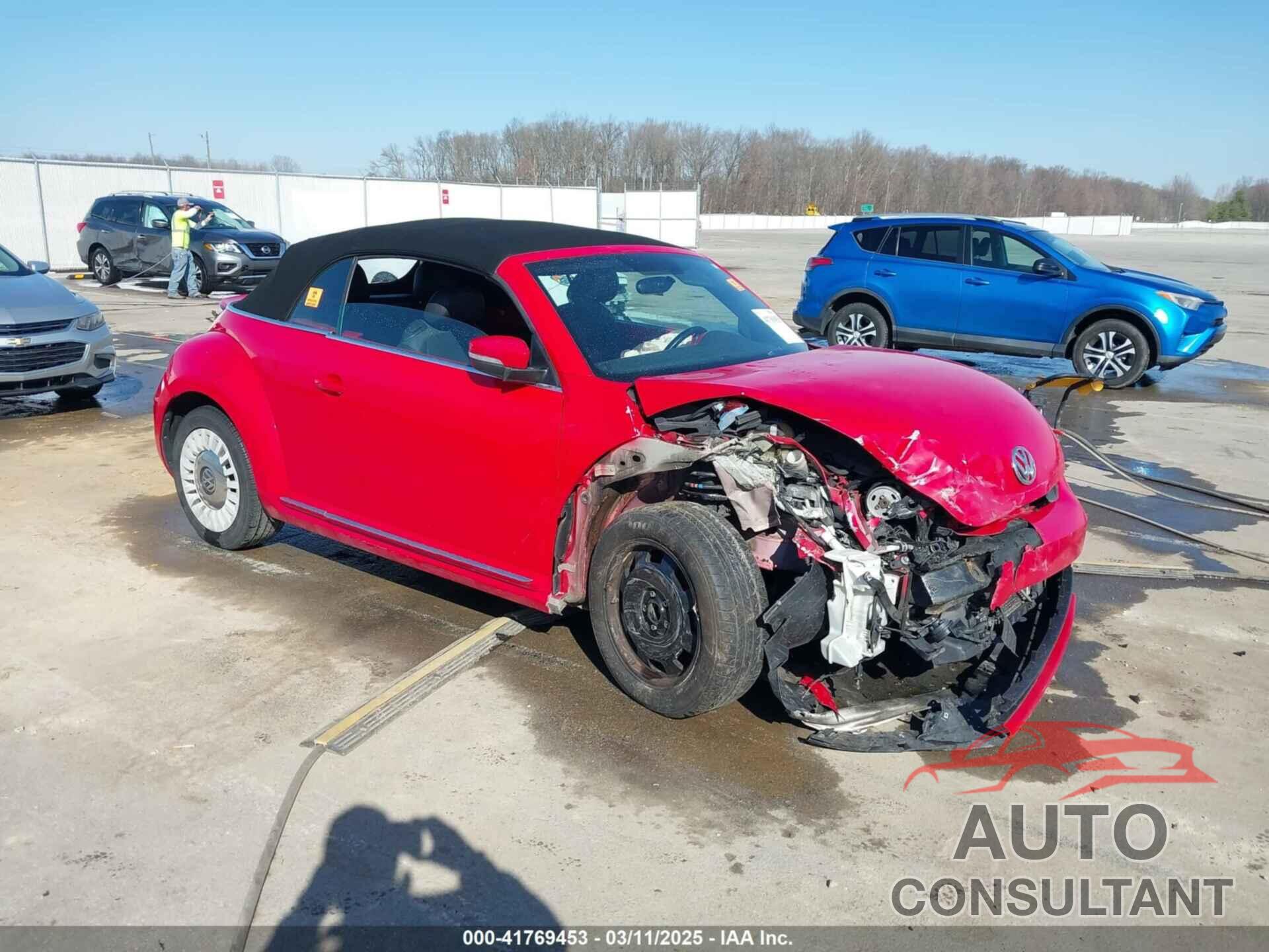 VOLKSWAGEN BEETLE 2013 - 3VW5P7AT1DM833048