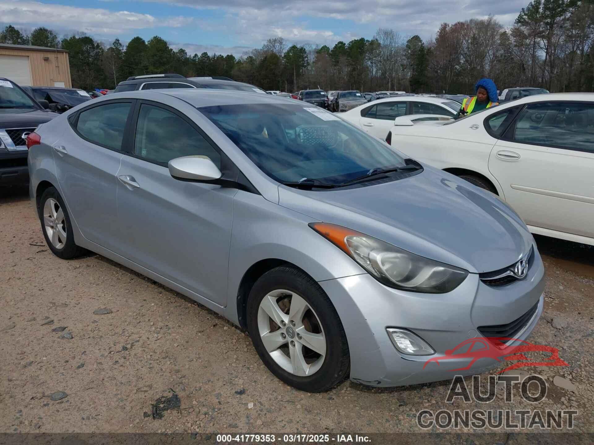 HYUNDAI ELANTRA 2012 - 5NPDH4AE0CH077227