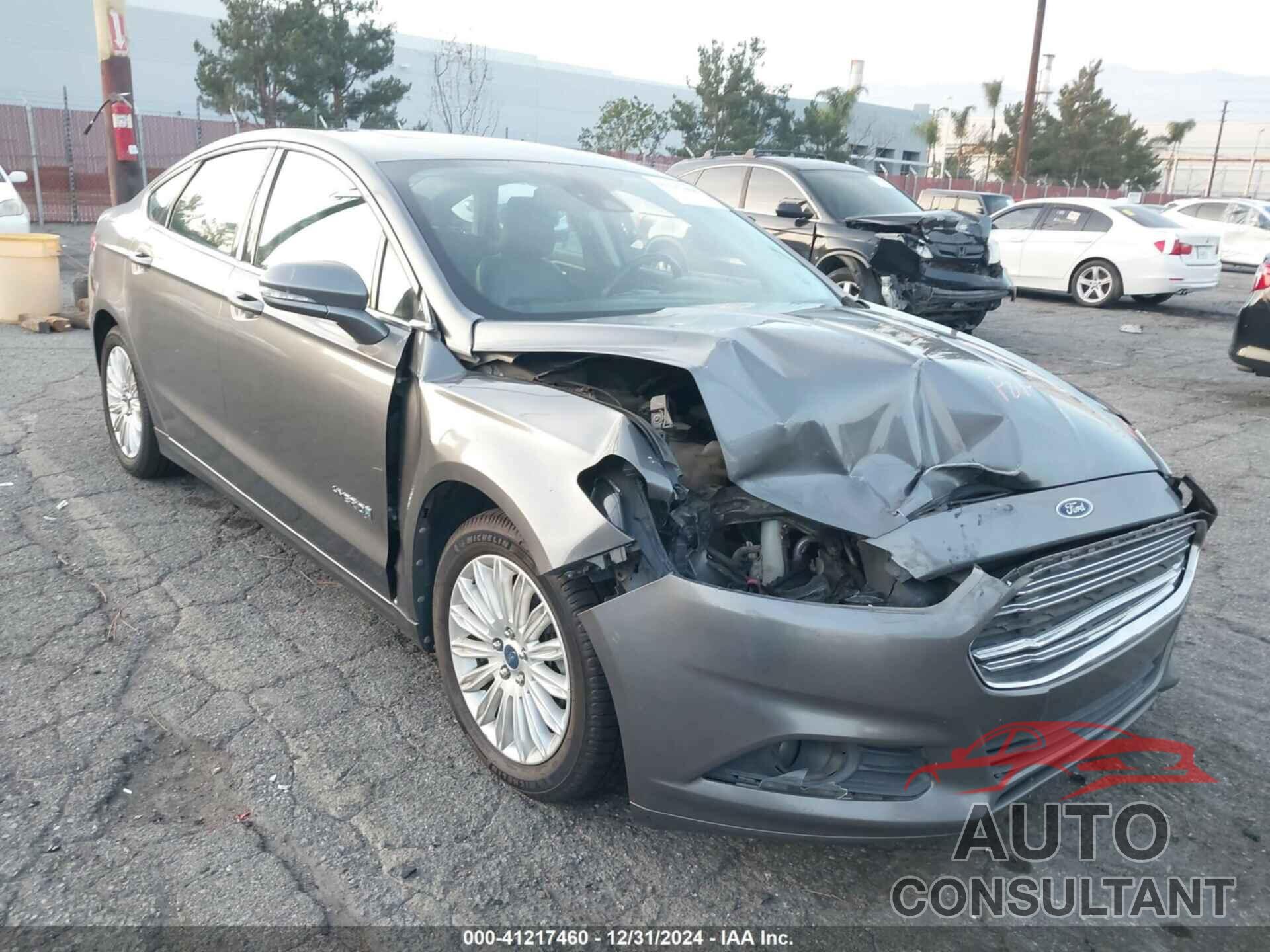 FORD FUSION HYBRID 2013 - 3FA6P0LU8DR257570
