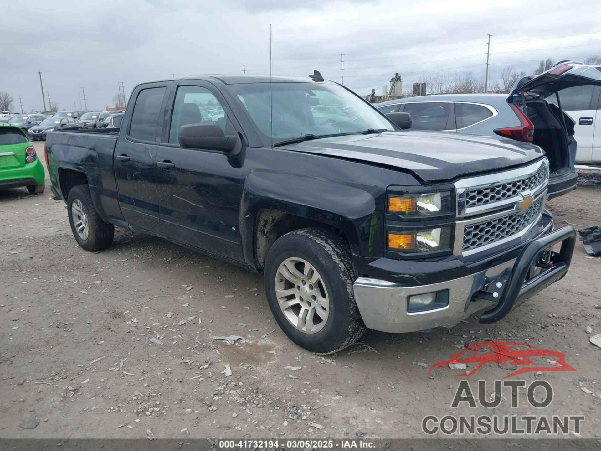 CHEVROLET SILVERADO 1500 2015 - 1GCRCREH4FZ200417