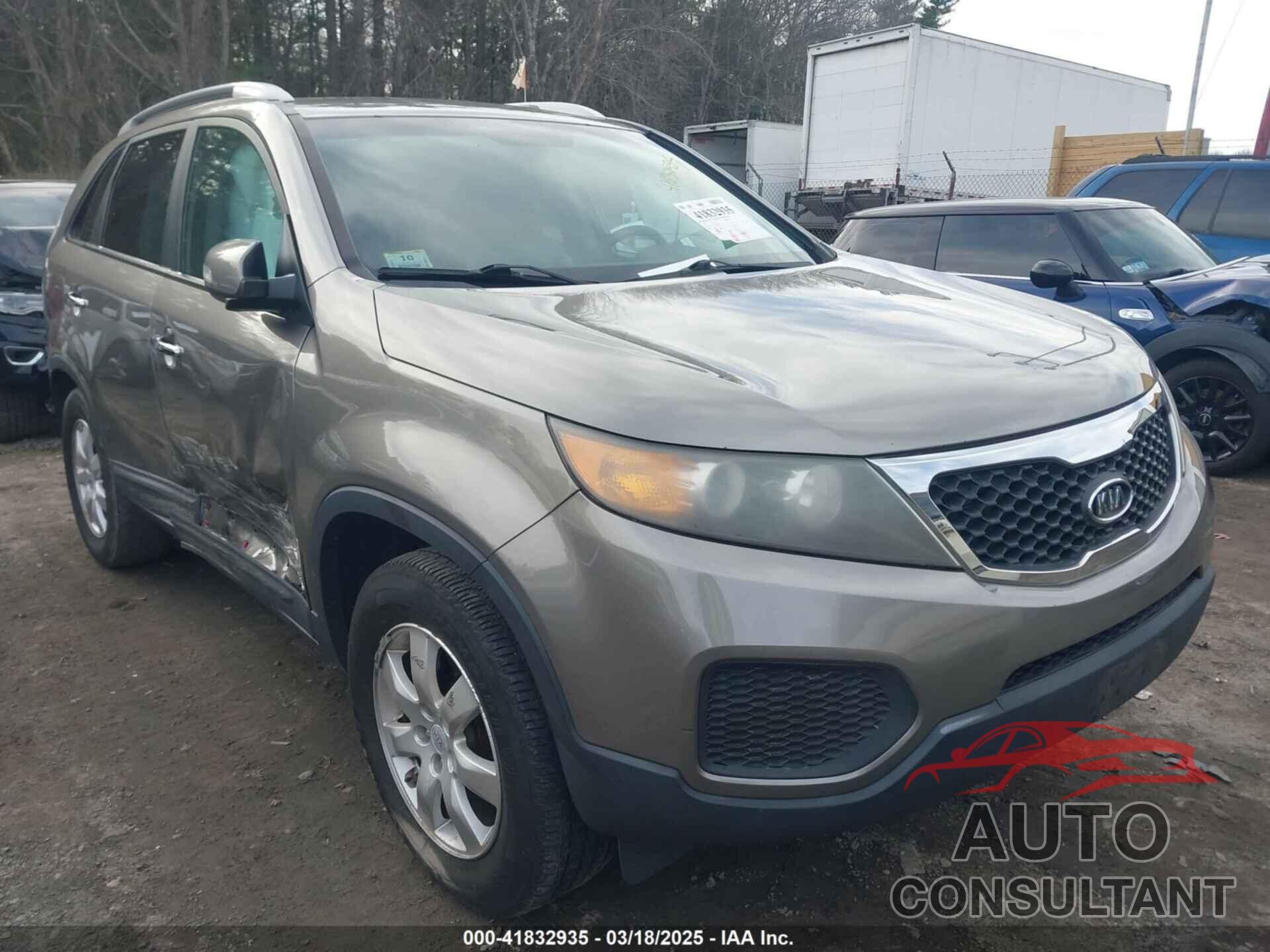 KIA SORENTO 2011 - 5XYKTDA2XBG122465