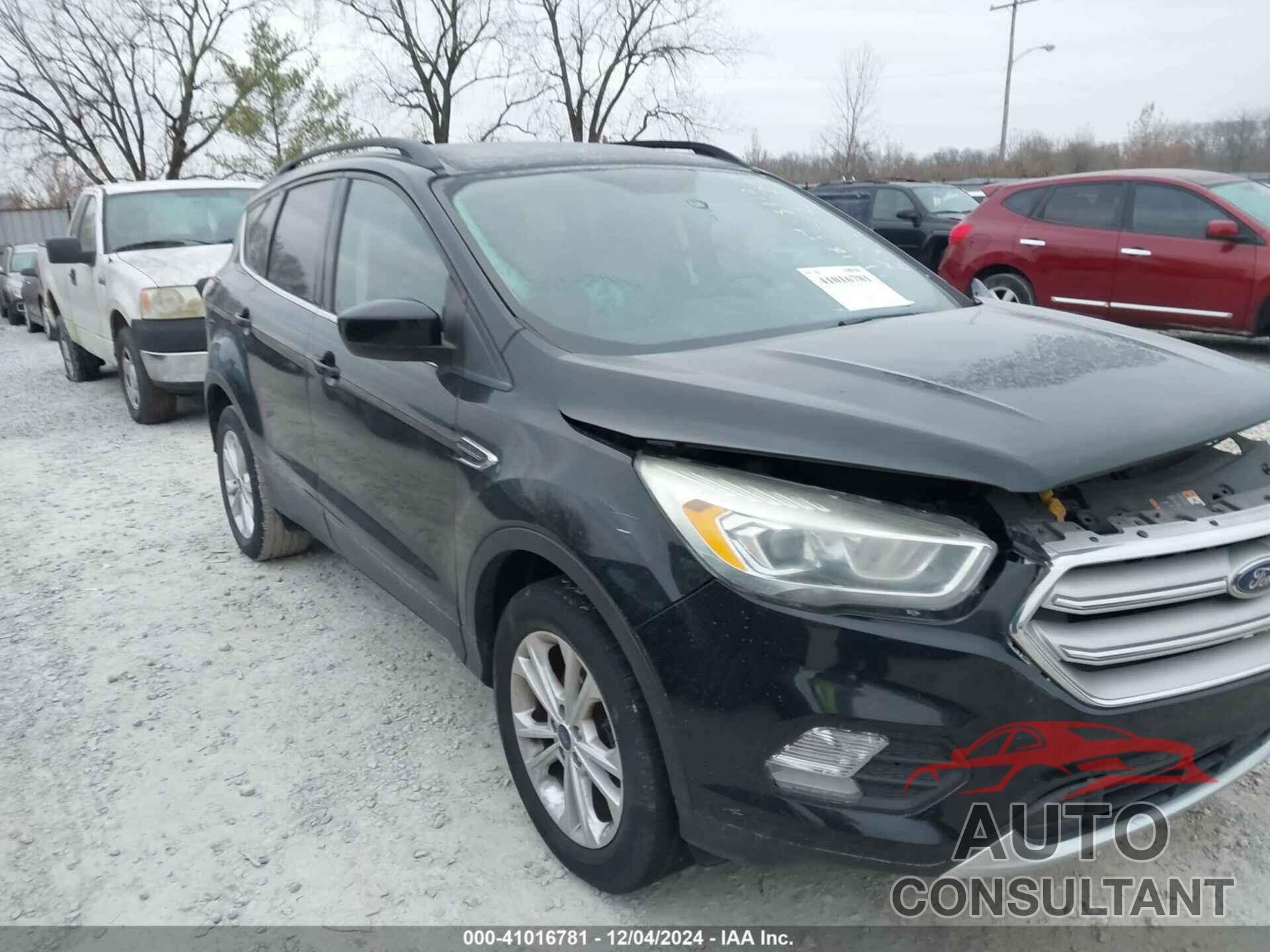 FORD ESCAPE 2017 - 1FMCU0GD5HUC35729