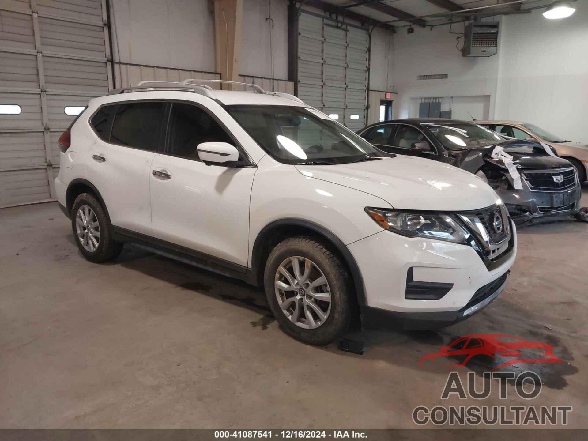 NISSAN ROGUE 2017 - KNMAT2MT8HP535821