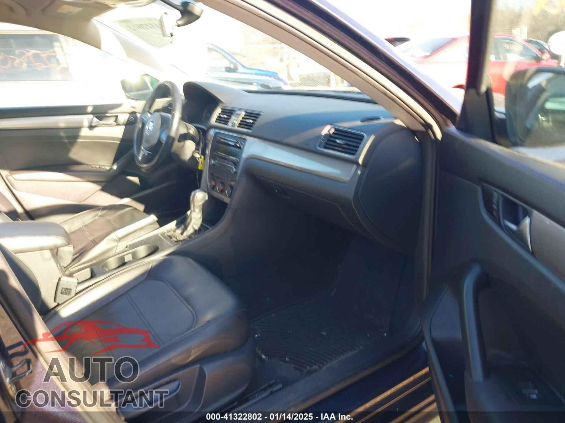 VOLKSWAGEN PASSAT 2014 - 1VWAT7A39EC029920