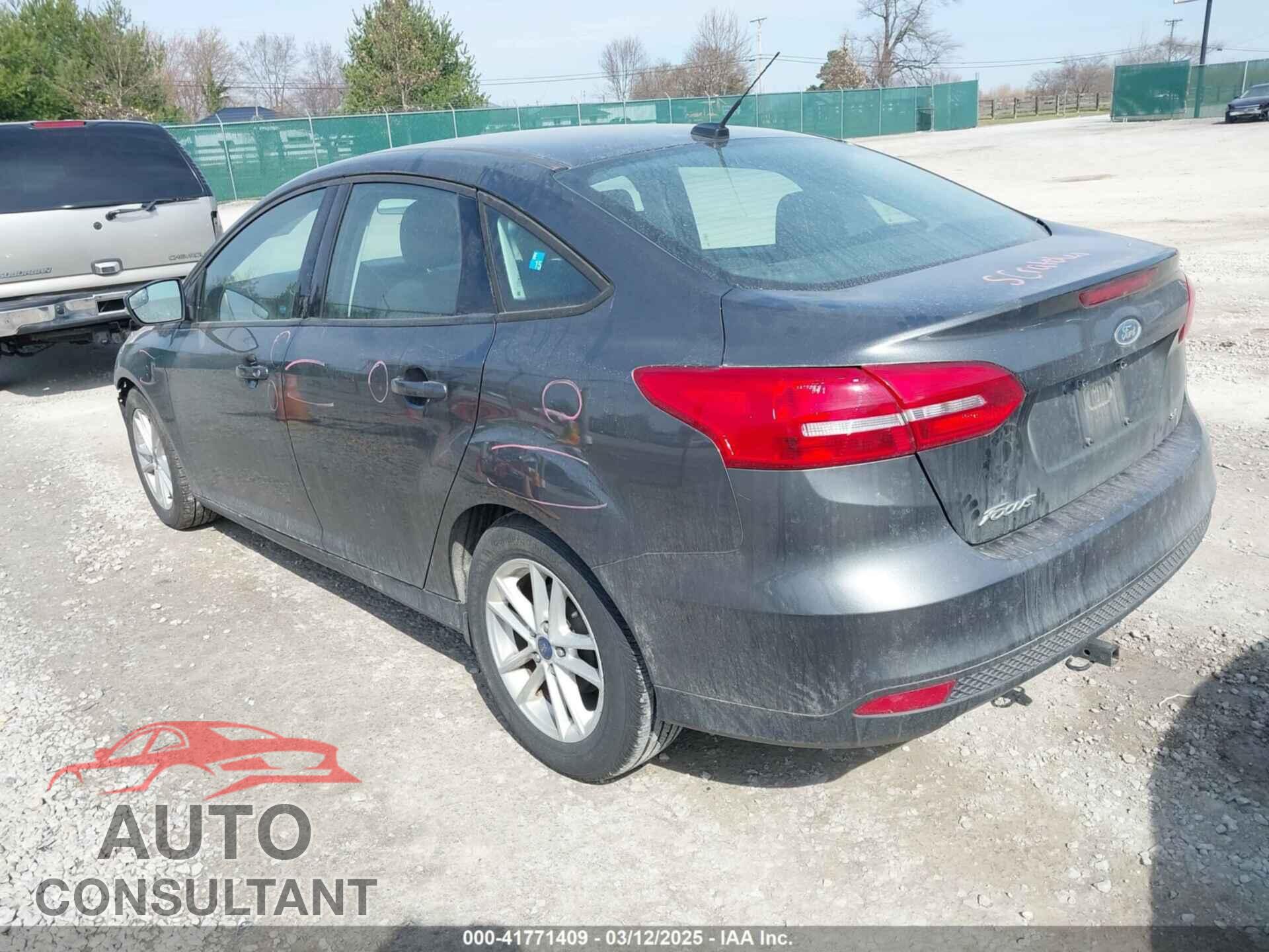 FORD FOCUS 2017 - 1FADP3F24HL243608
