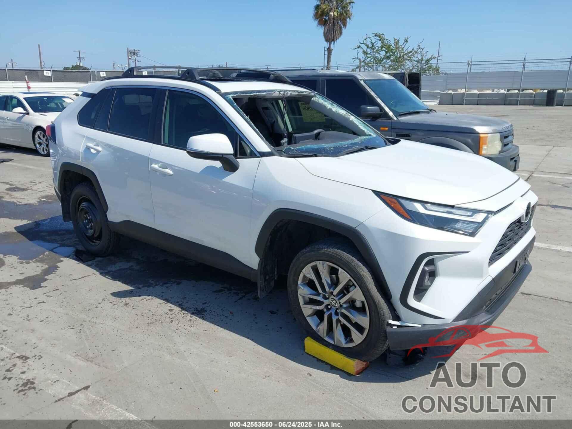 TOYOTA RAV4 2023 - JTMC1RFV7PD097542