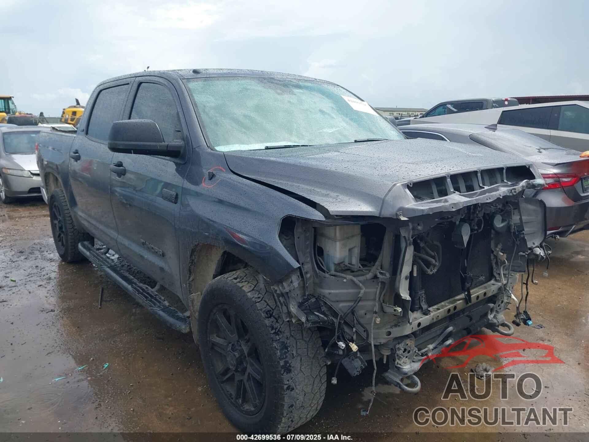 TOYOTA TUNDRA 2018 - 5TFDW5F13JX714968