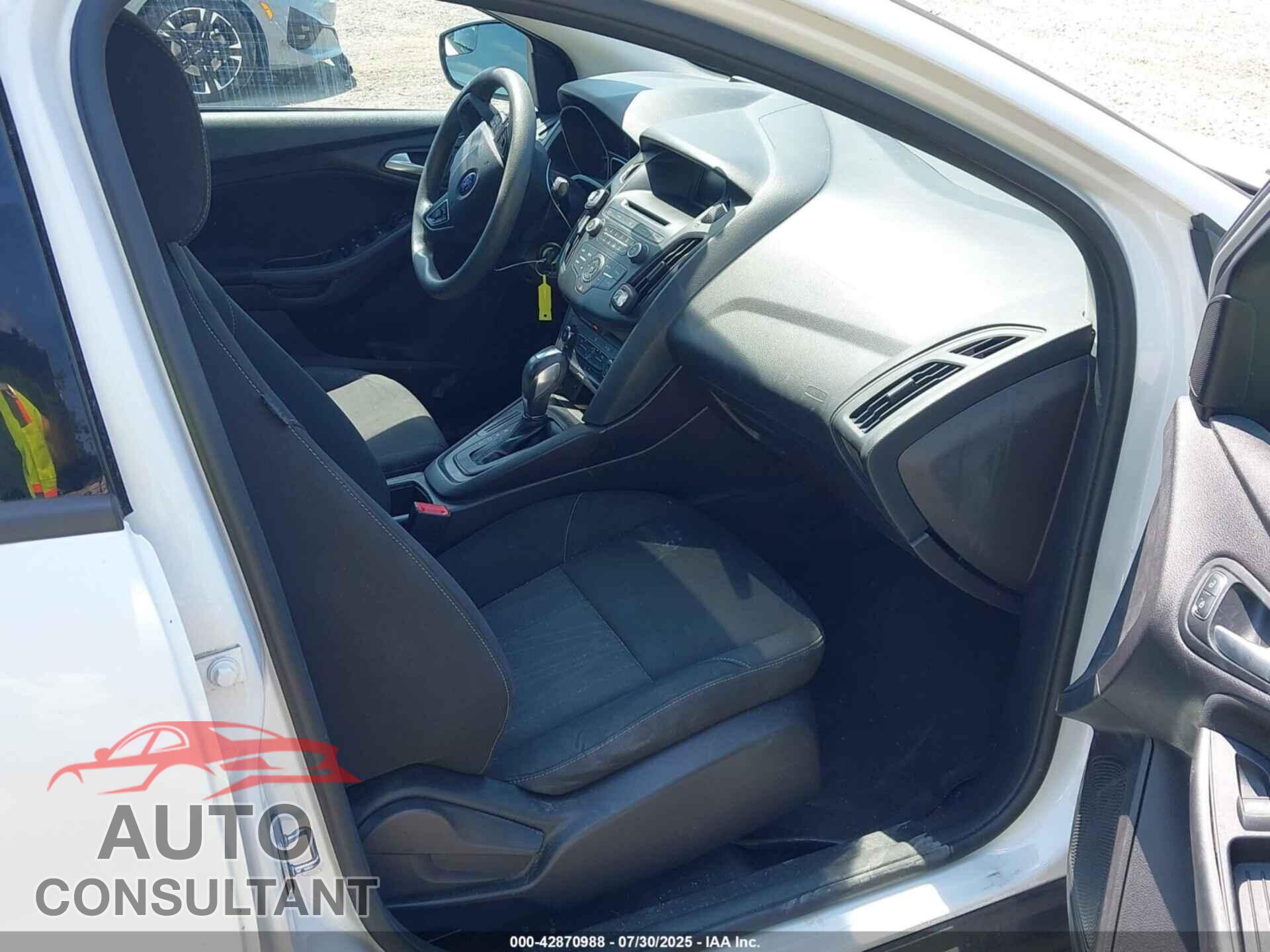 FORD FOCUS 2015 - 1FADP3F2XFL213977