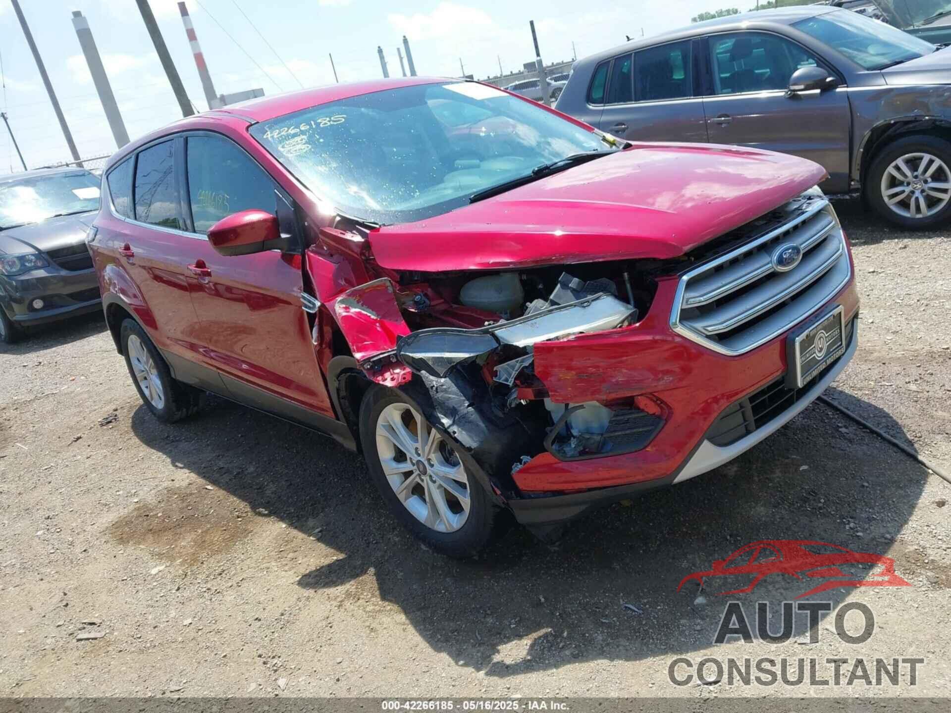 FORD ESCAPE 2017 - 1FMCU9GD2HUD27367