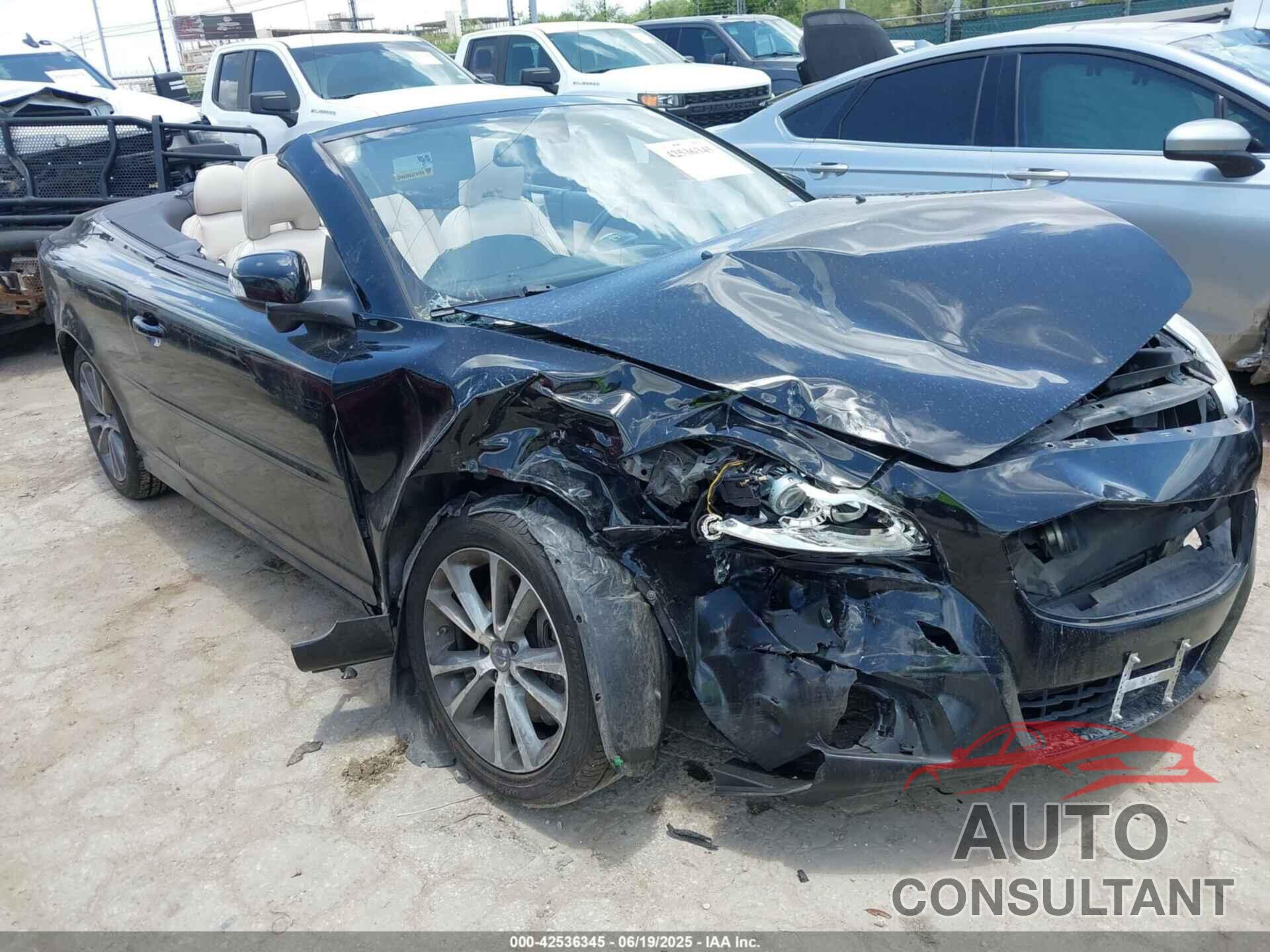 VOLVO C70 2013 - YV1672MCXDJ140329