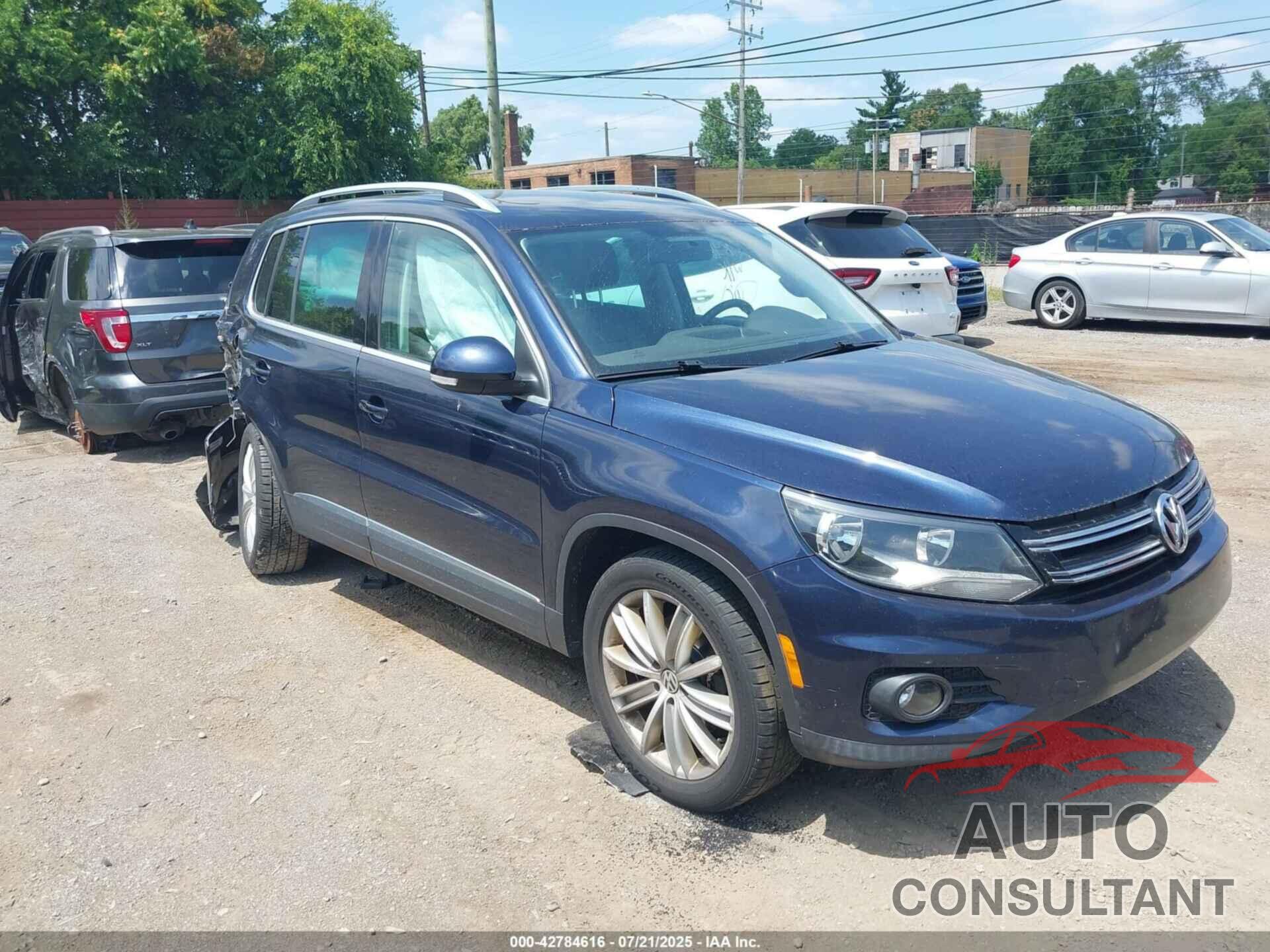 VOLKSWAGEN TIGUAN 2013 - WVGAV7AX1DW557573