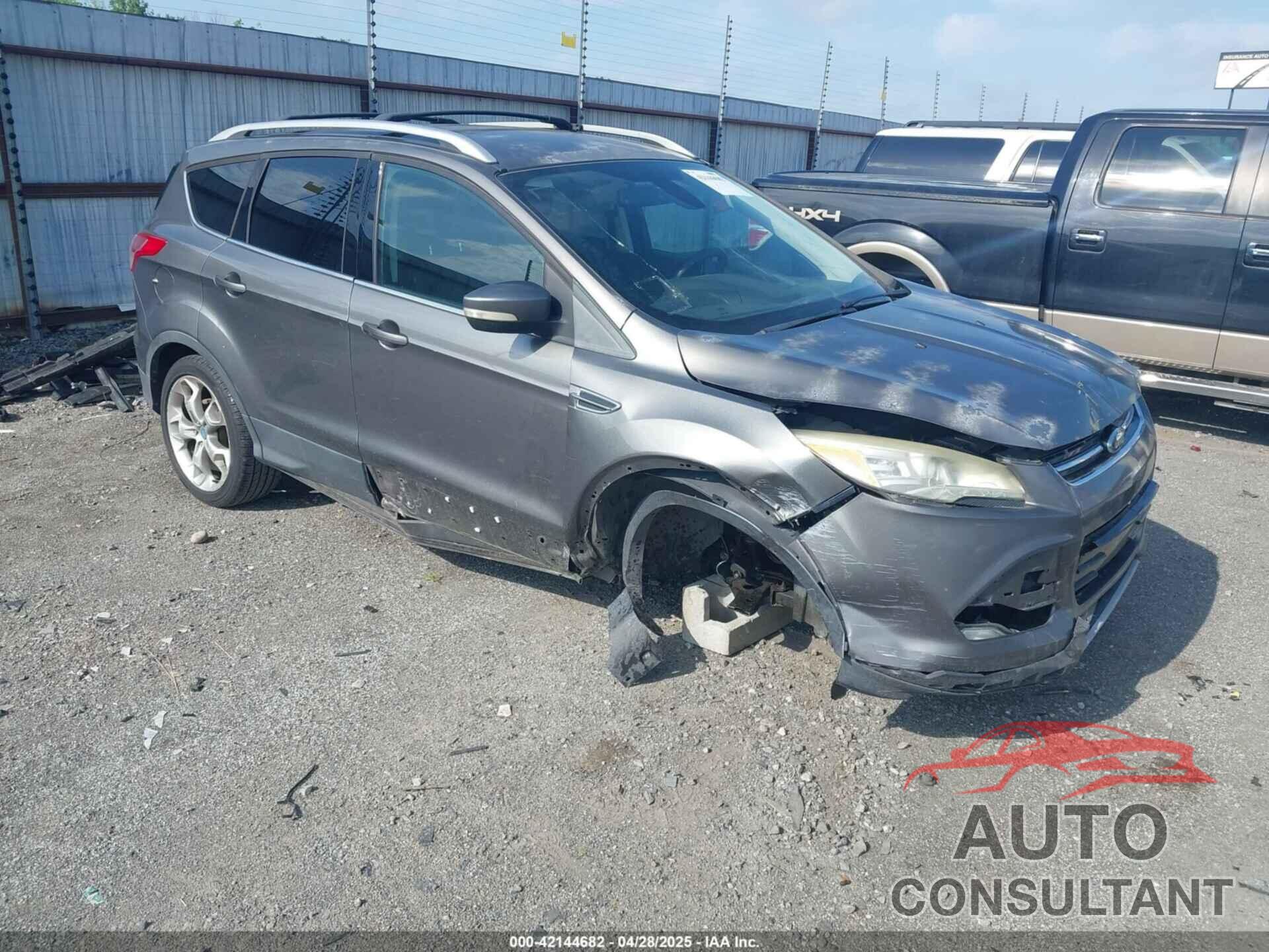 FORD ESCAPE 2013 - 1FMCU0J92DUB36428