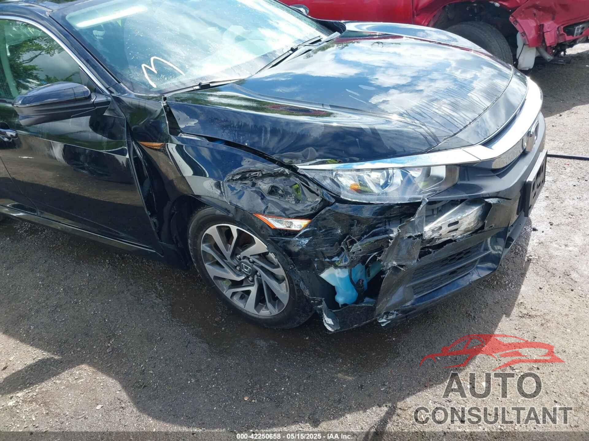HONDA CIVIC 2018 - 2HGFC2F77JH604211