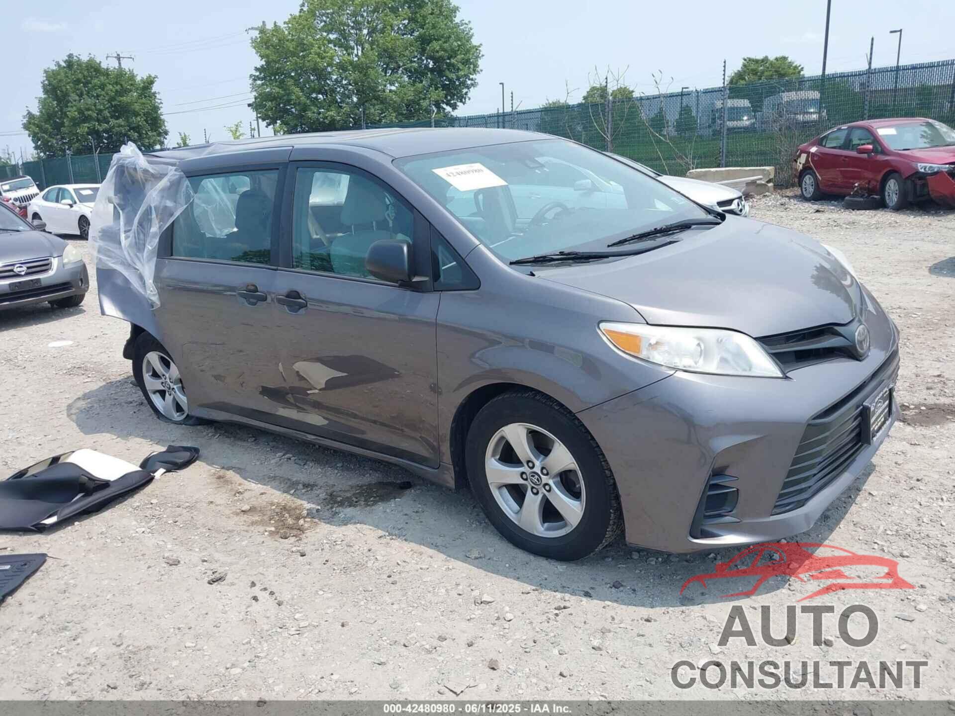 TOYOTA SIENNA 2018 - 5TDZZ3DC8JS901442
