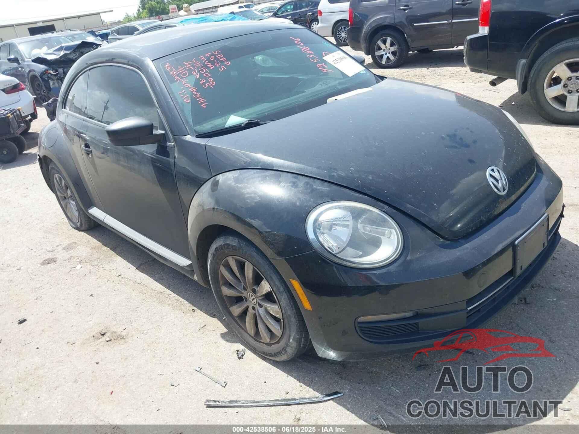 VOLKSWAGEN BEETLE 2014 - 3VWF17AT2EM641841