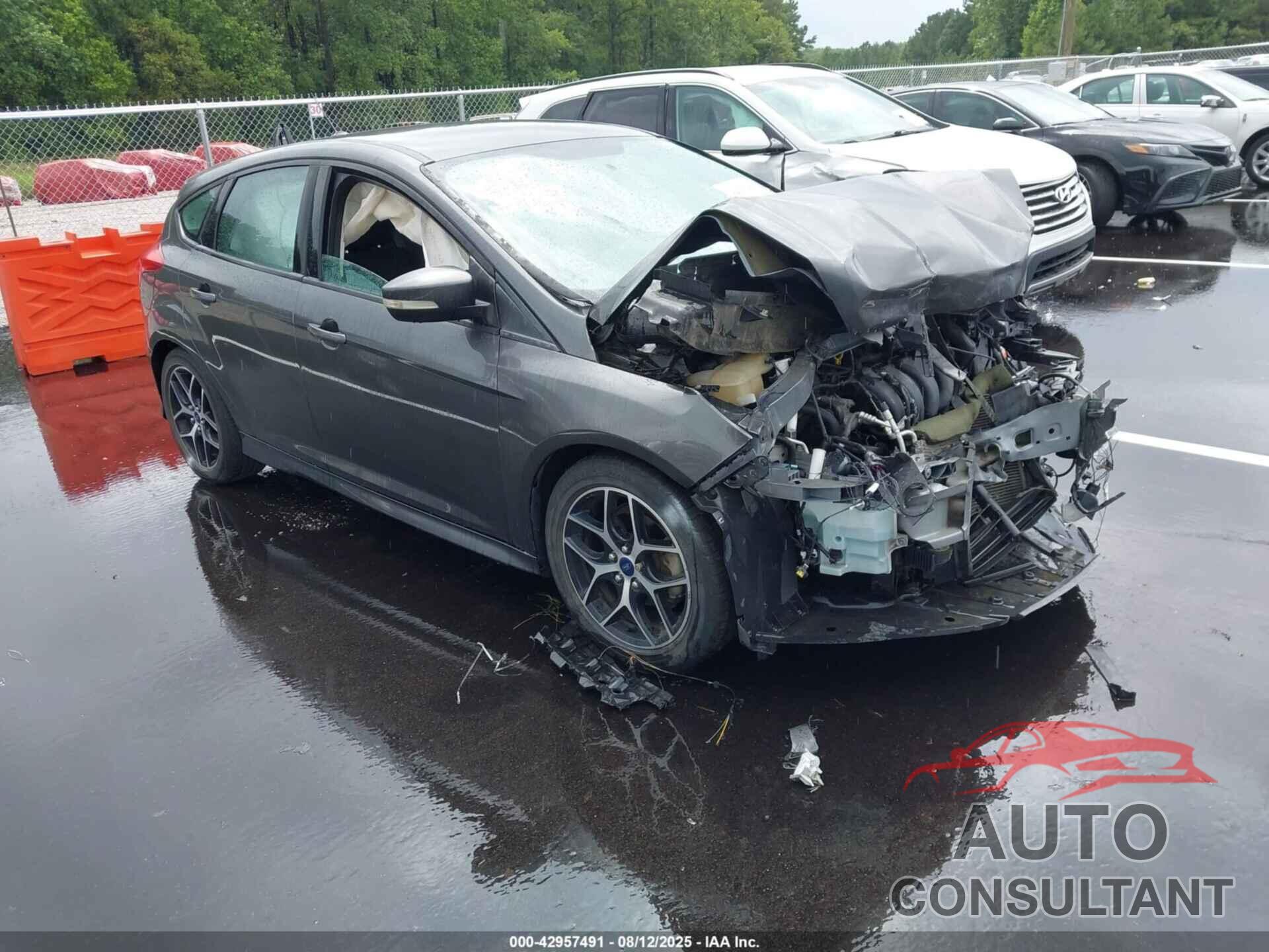 FORD FOCUS 2016 - 1FADP3K21GL232618