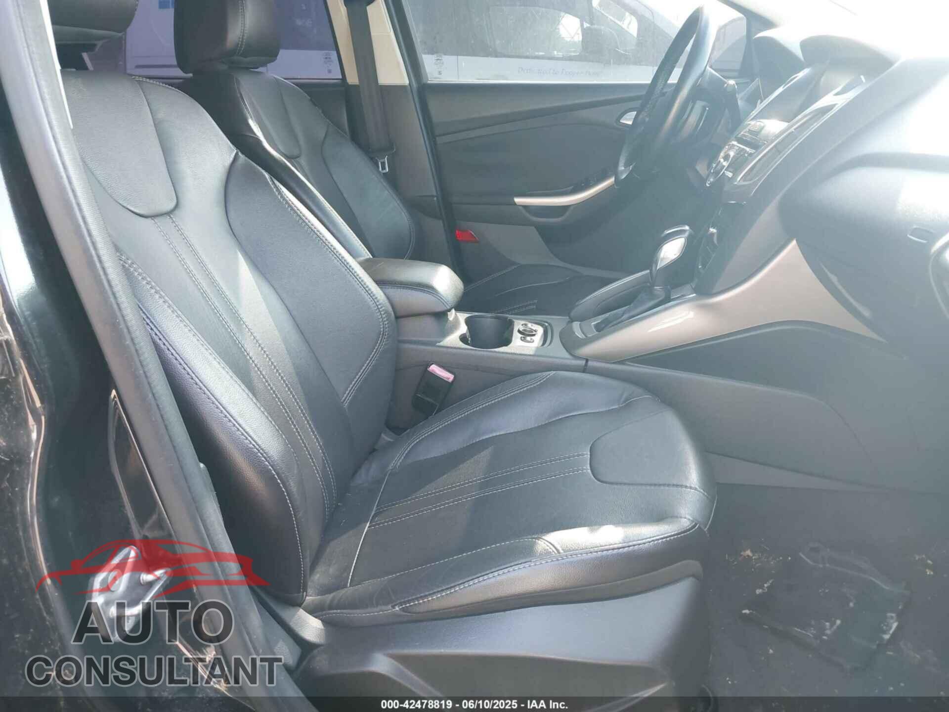 FORD FOCUS 2012 - 1FAHP3M21CL421763