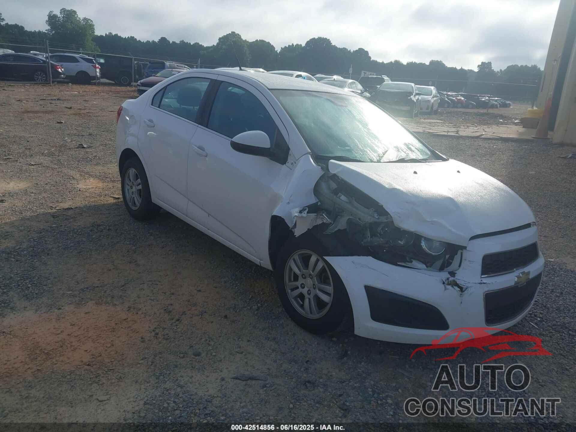 CHEVROLET SONIC 2014 - 1G1JC5SH5E4211571