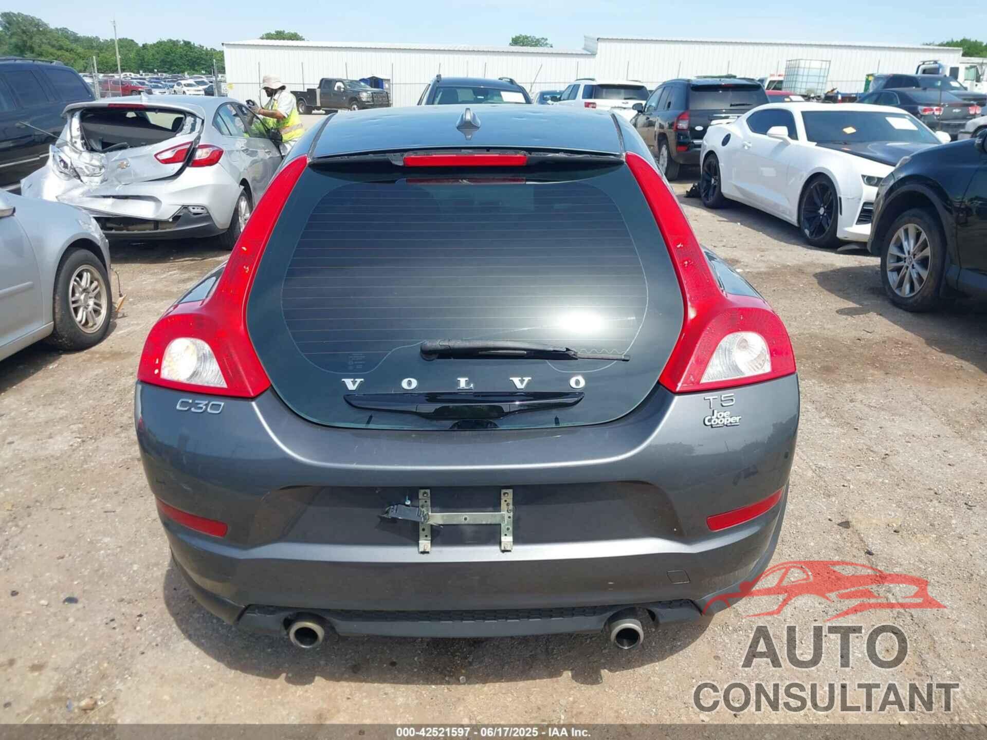 VOLVO C30 2013 - YV1672MK0D2305032