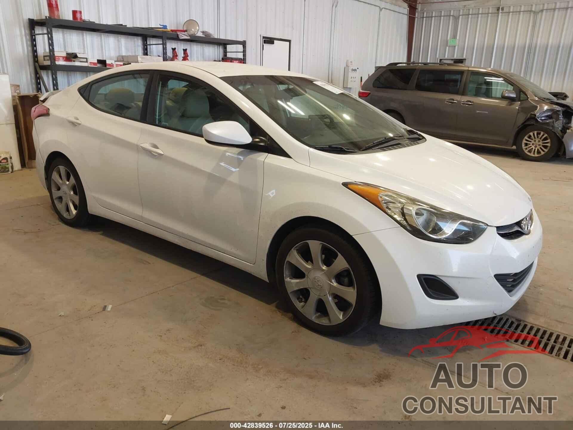 HYUNDAI ELANTRA 2013 - 5NPDH4AE4DH242651