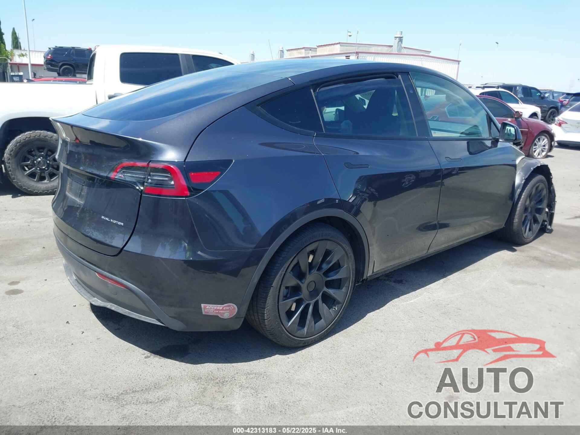 TESLA MODEL Y 2024 - 7SAYGDEE2RF165012