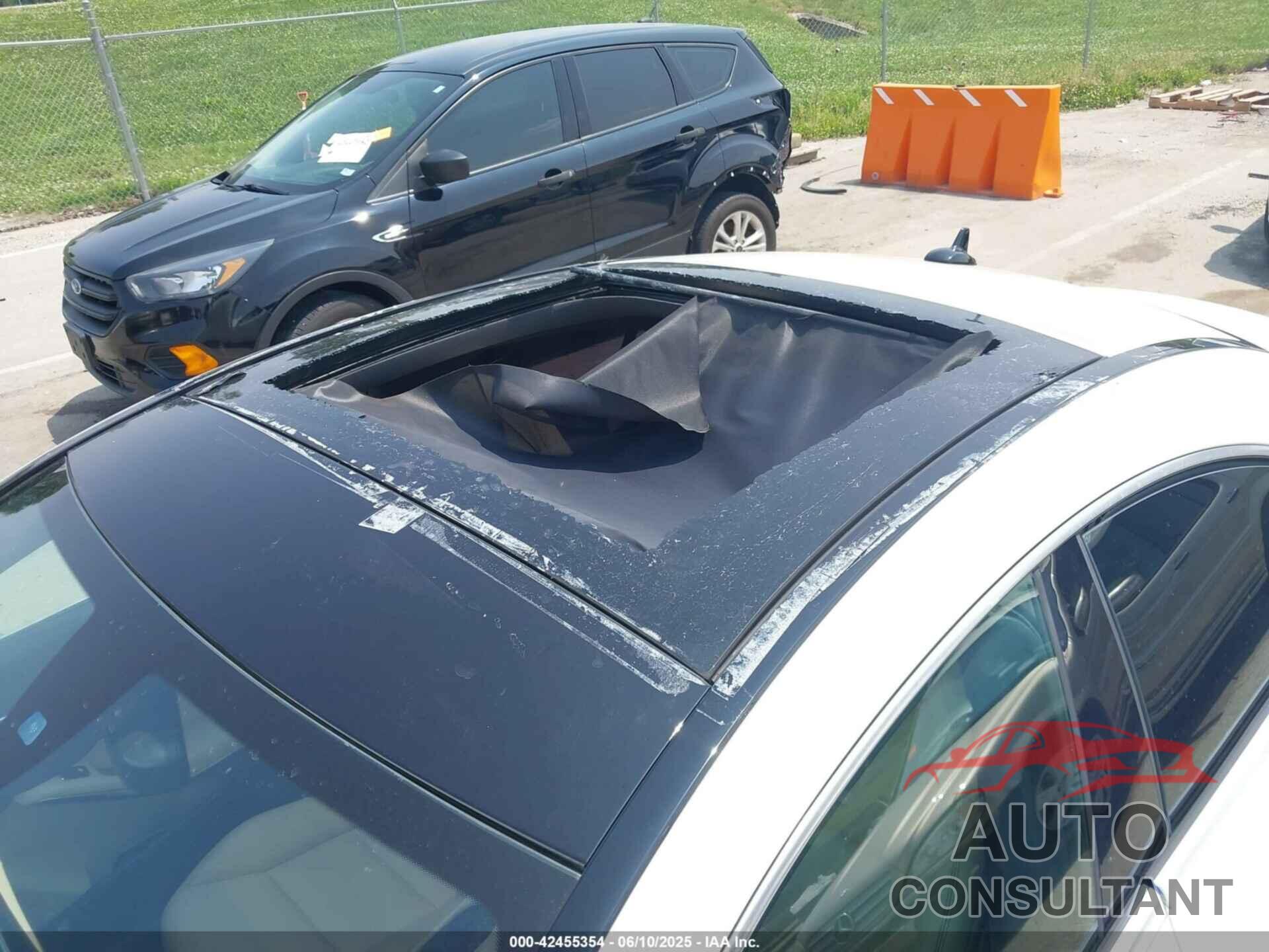 MERCEDES-BENZ CLA 250 2015 - WDDSJ4EB2FN168201