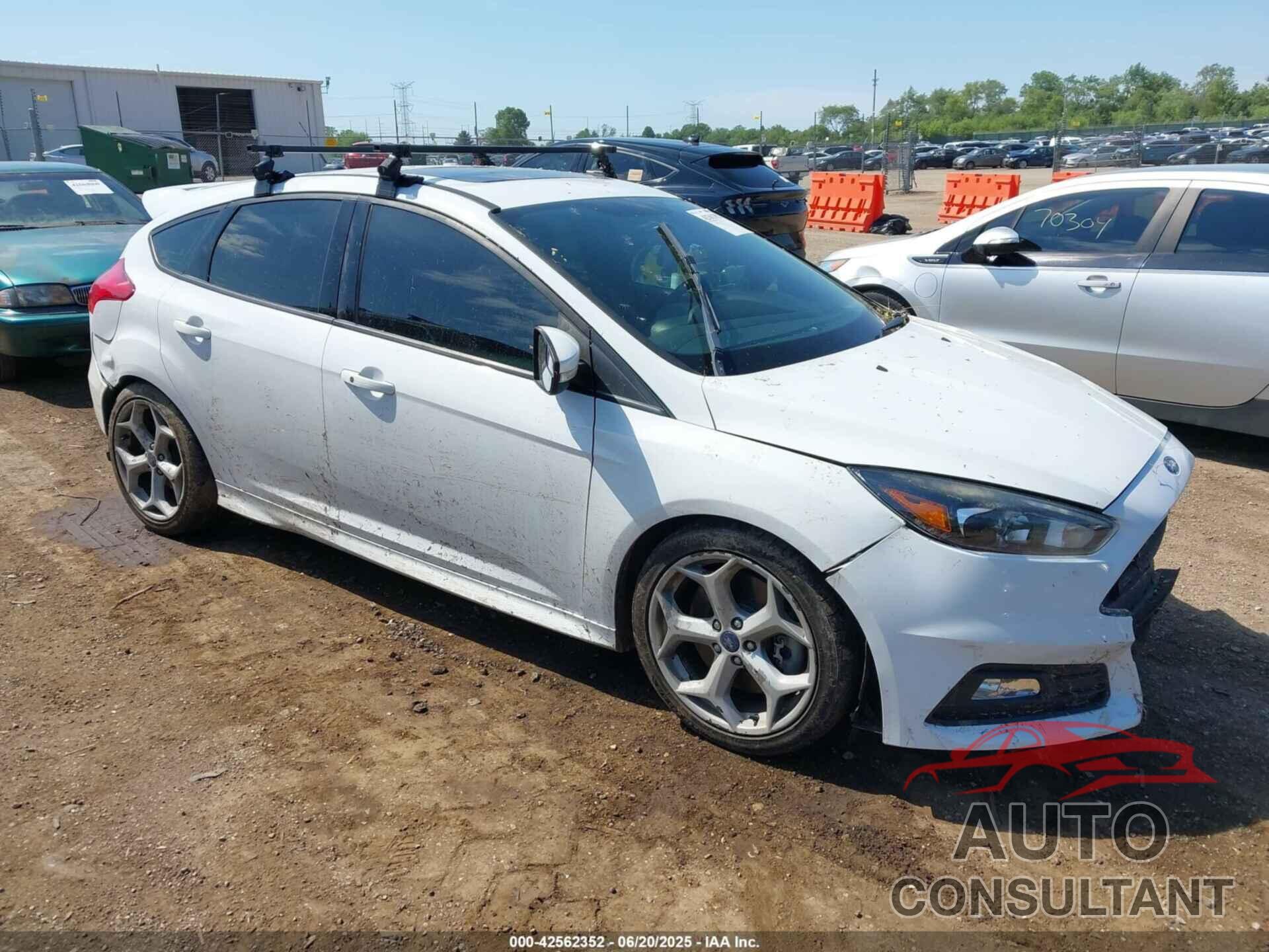 FORD FOCUS ST 2017 - 1FADP3L95HL229945
