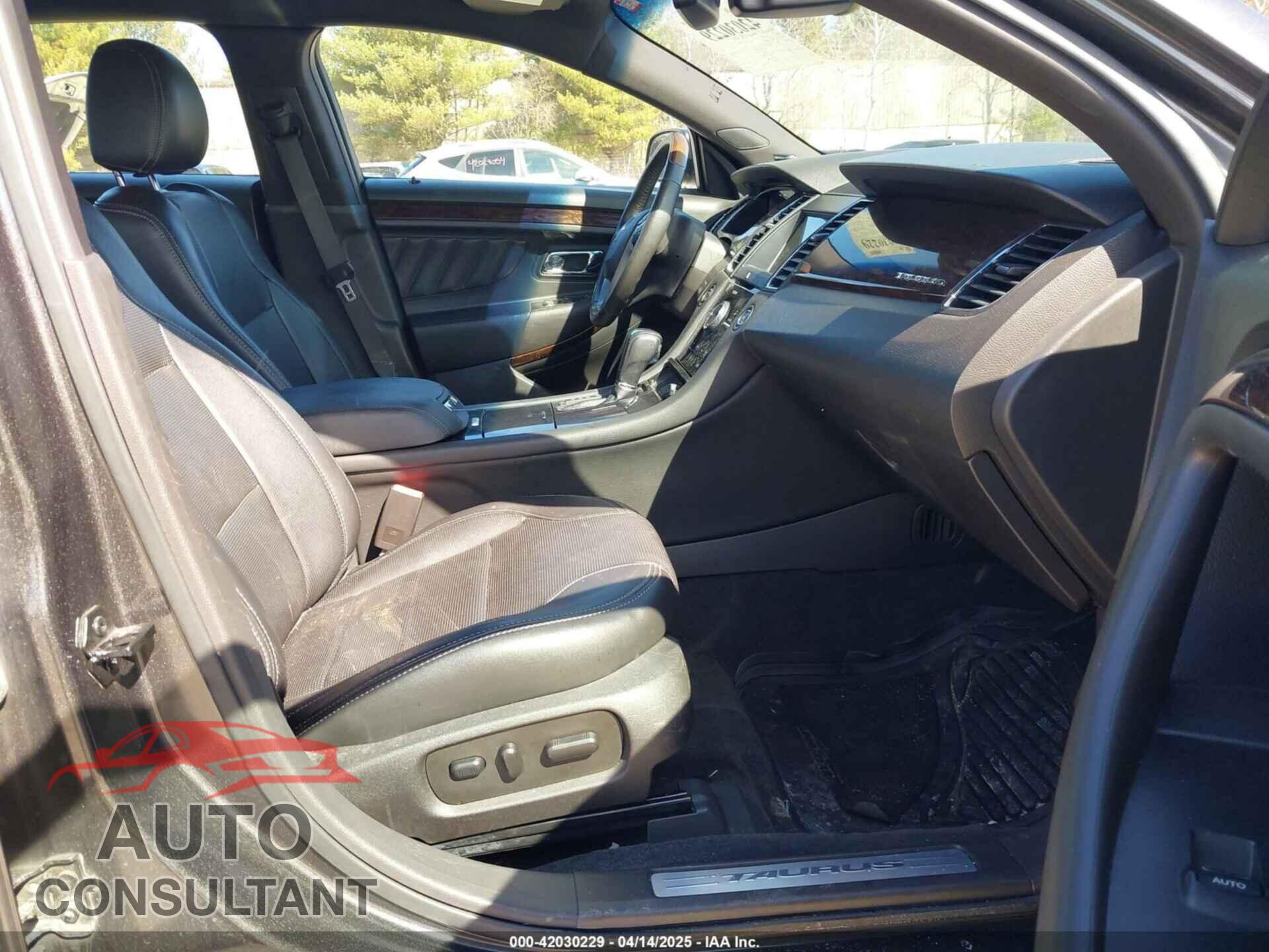 FORD TAURUS 2017 - 1FAHP2F86HG120952