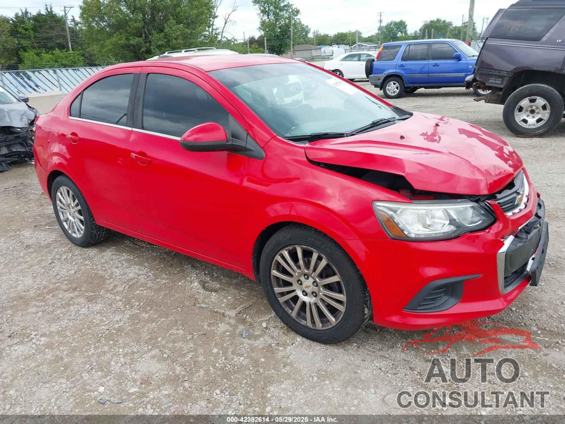 CHEVROLET SONIC 2017 - 1G1JF5SB4H4112005