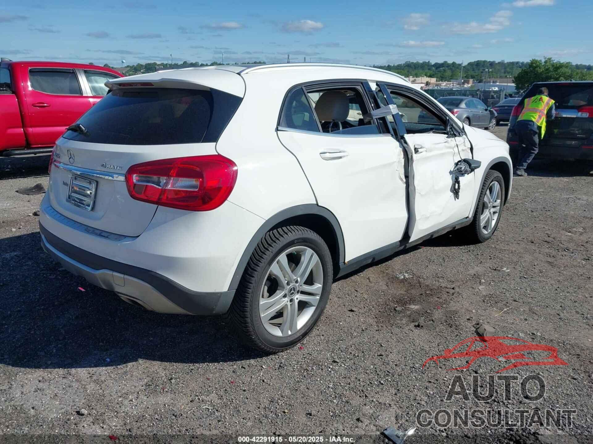 MERCEDES-BENZ GLA 250 2019 - WDCTG4GBXKU003890