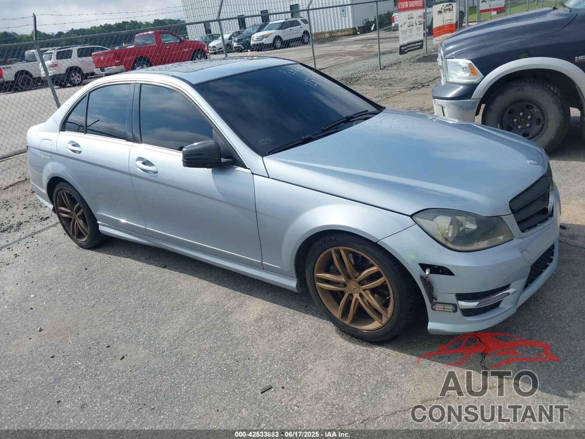 MERCEDES-BENZ C 2013 - WDDGF8AB3DR280578